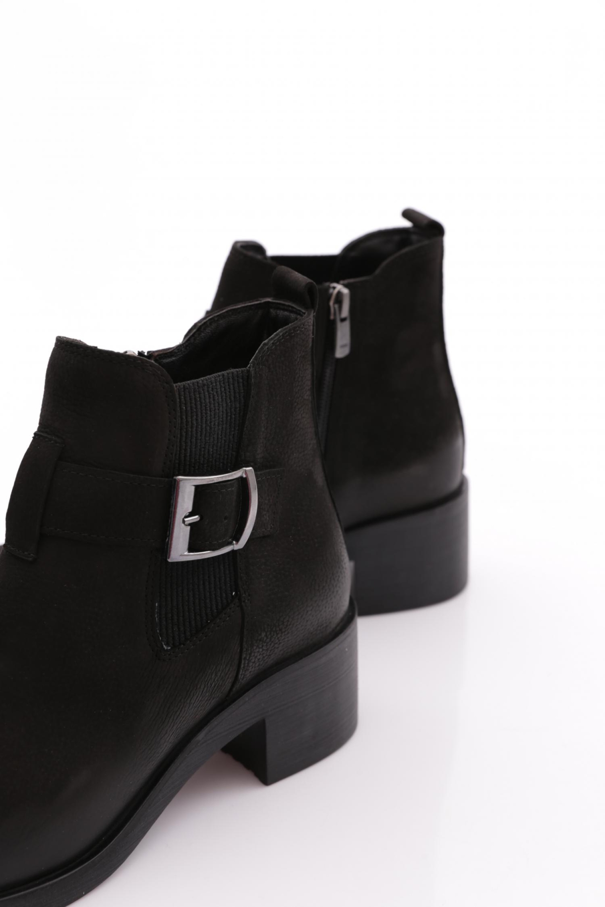 1715 Kadin Kemer Toka Detayli Topuklu Bot - Görsel 5