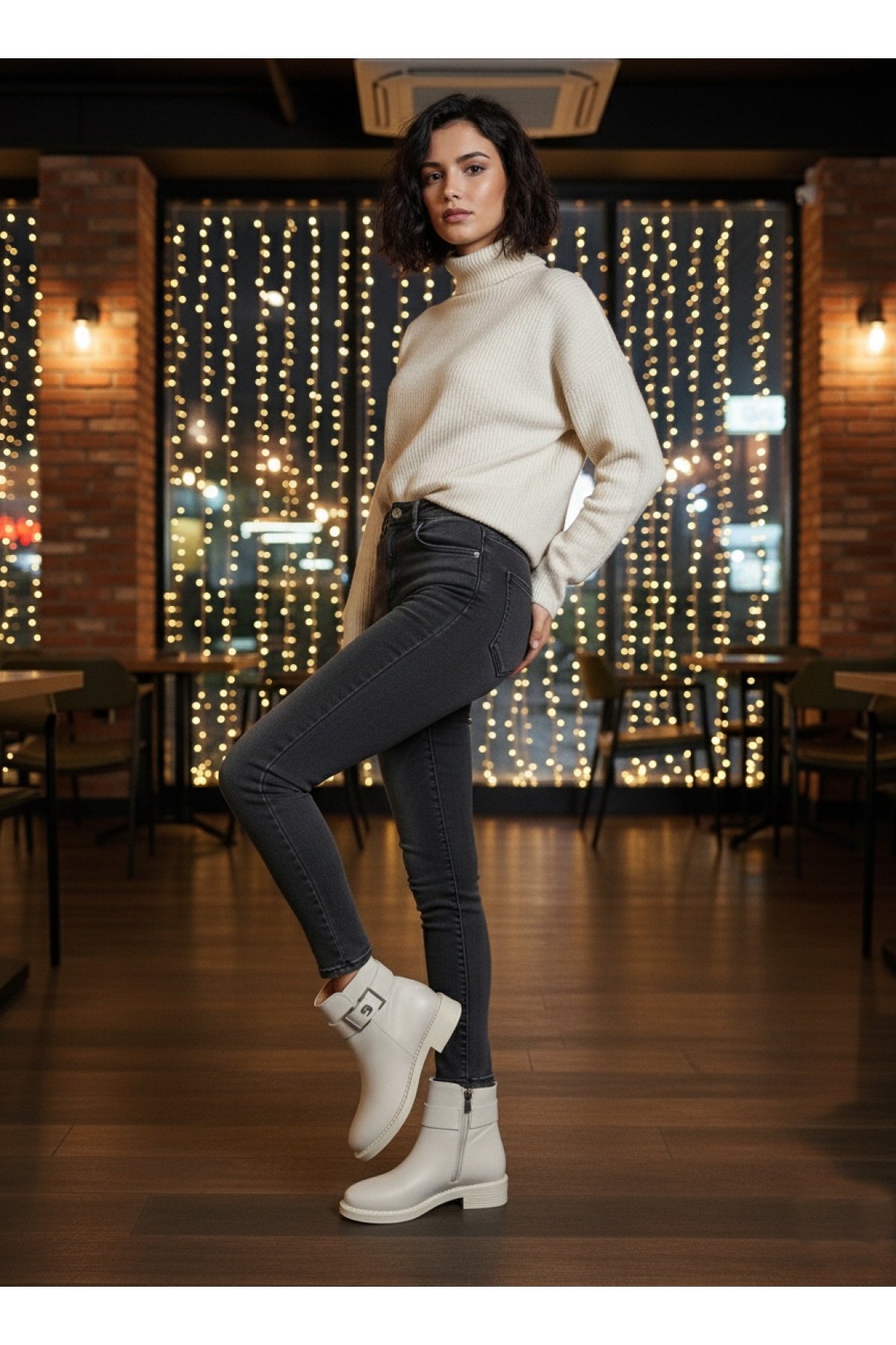 910 Logo Detaylı Günlük Fermuarlı Kadın Bot - Görsel 2