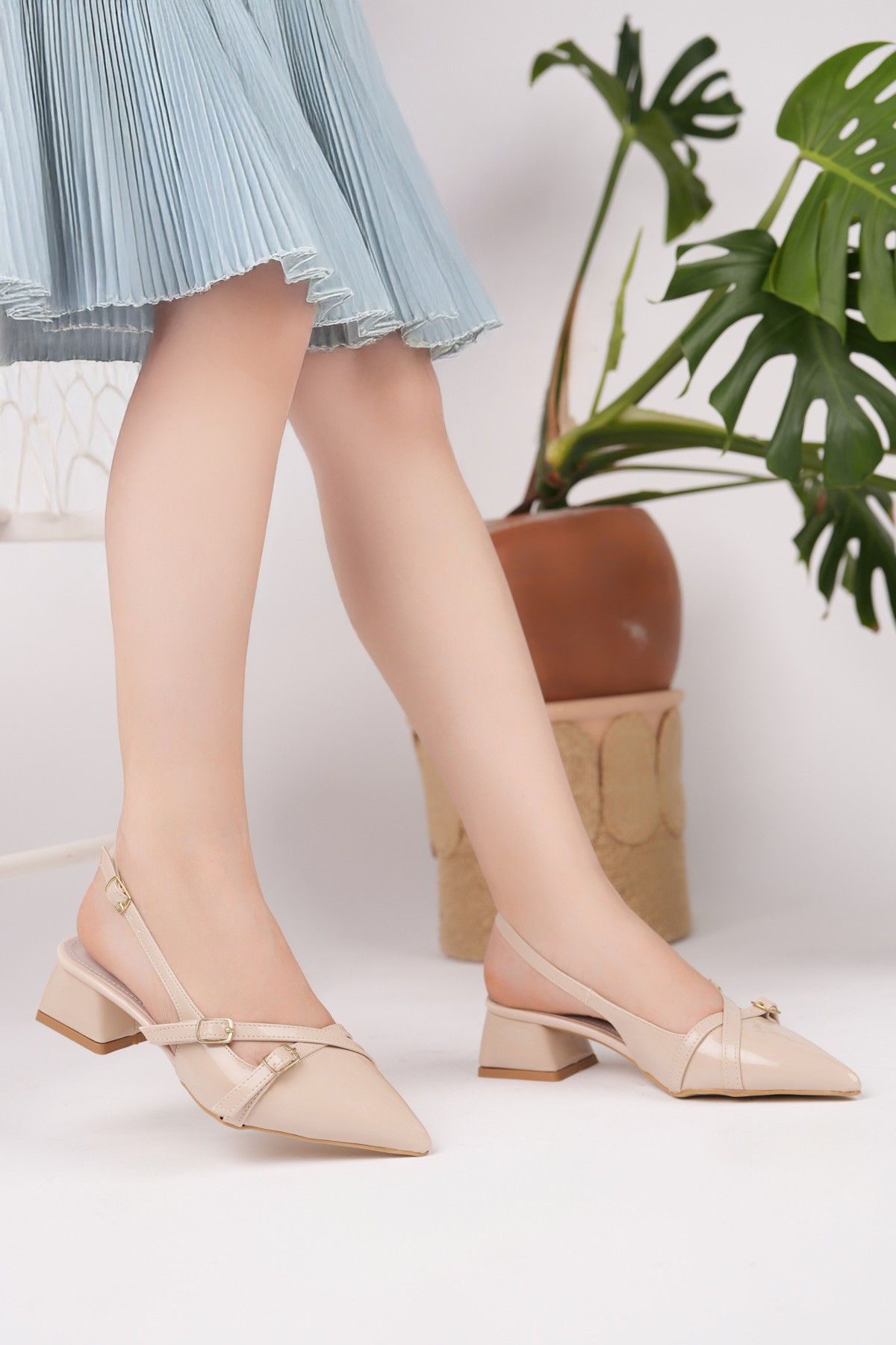 LUMİNA Sivri Burun Arkası Açık Kemer Detaylı İki Bantlı Kadın Kısa Topuklu Ayakkabı - Görsel 6