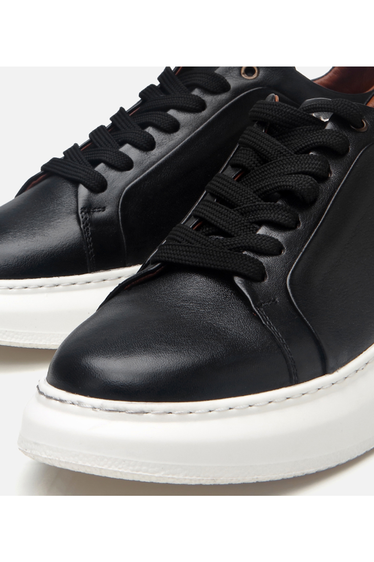 Erkek Deri Siyah Hafif Tabanlı Spor Ayakkabı - Görsel 3