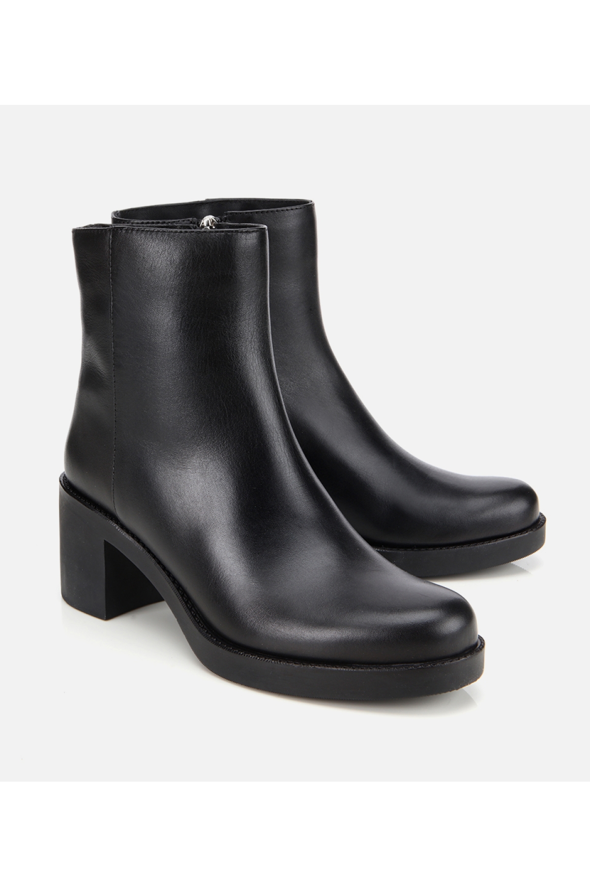 Kadın Deri Siyah Kalın Tabanlı Bilekte Topuklu Bot - Görsel 2