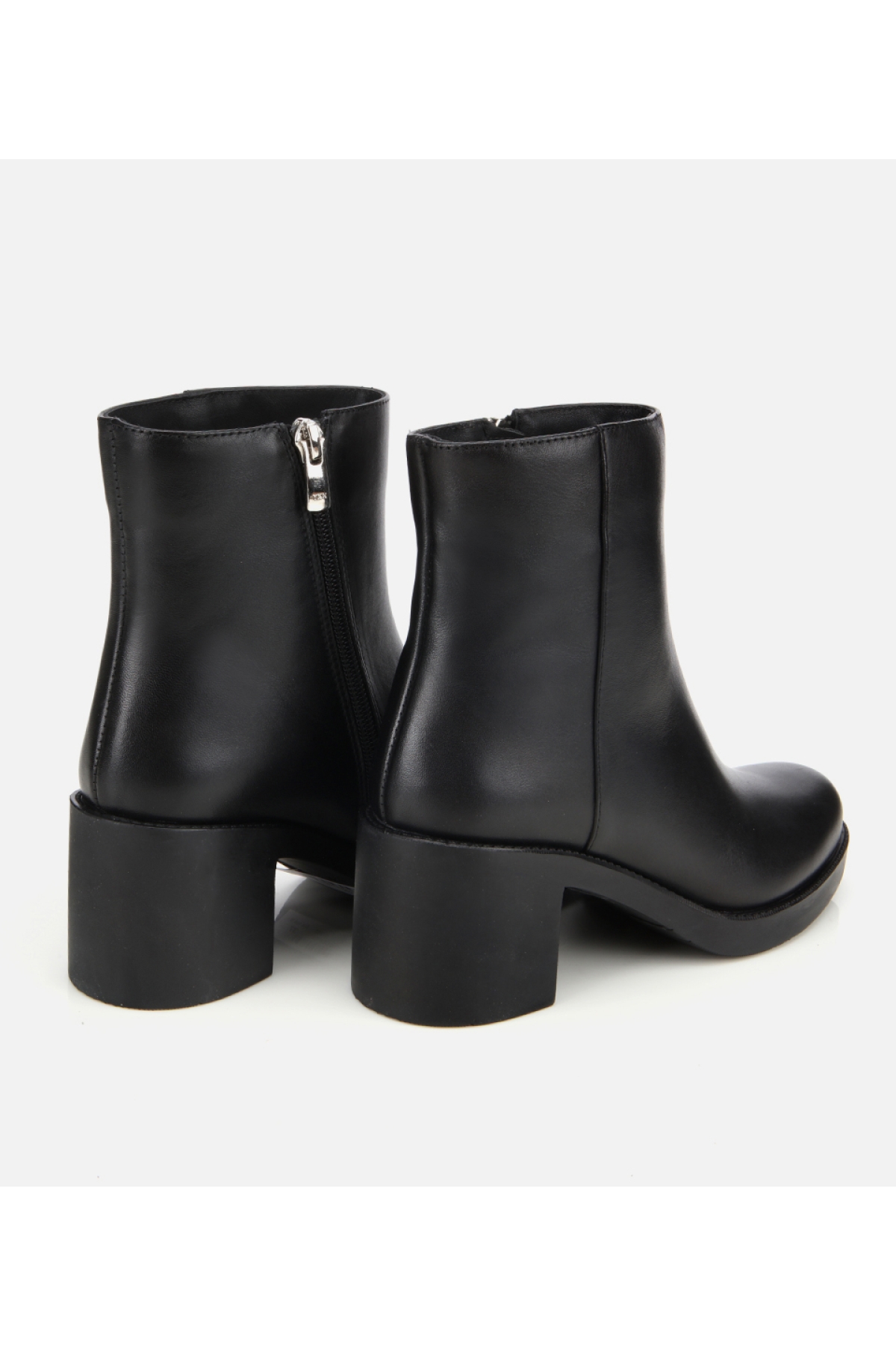 Kadın Deri Siyah Kalın Tabanlı Bilekte Topuklu Bot - Görsel 4