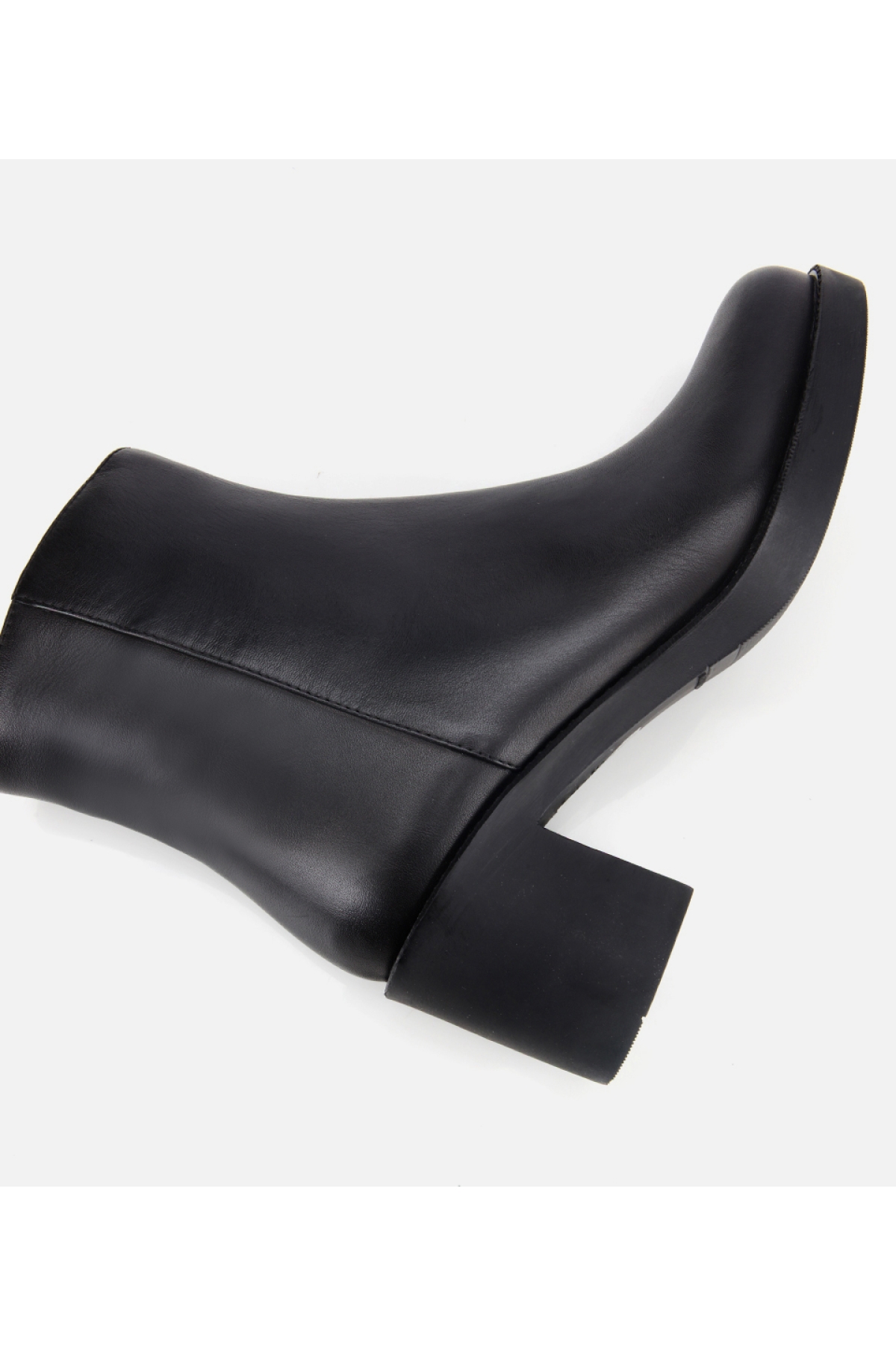 Kadın Deri Siyah Kalın Tabanlı Bilekte Topuklu Bot - Görsel 6