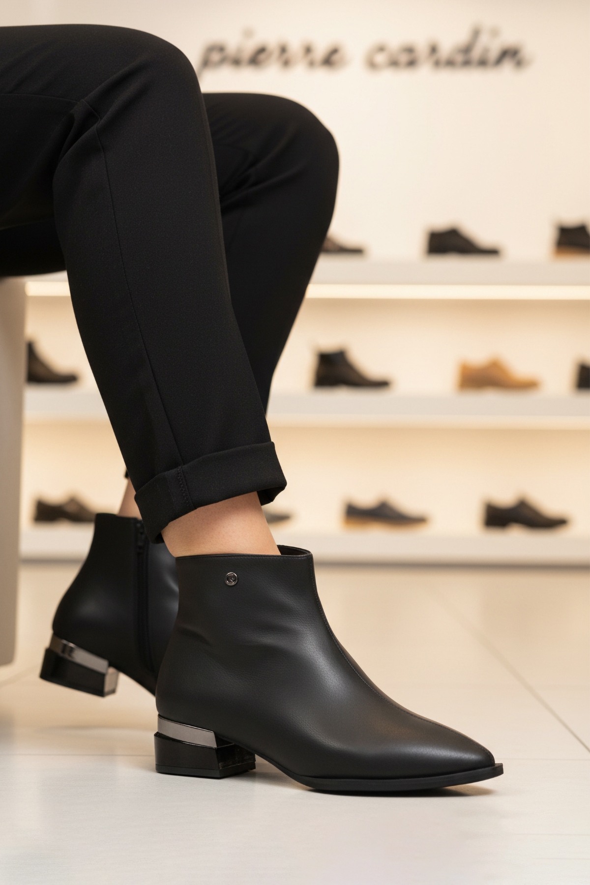 Siyah İçi Kürklü Soğuğa Dirençli Kadın Bot PC-54991 Z - Görsel 4