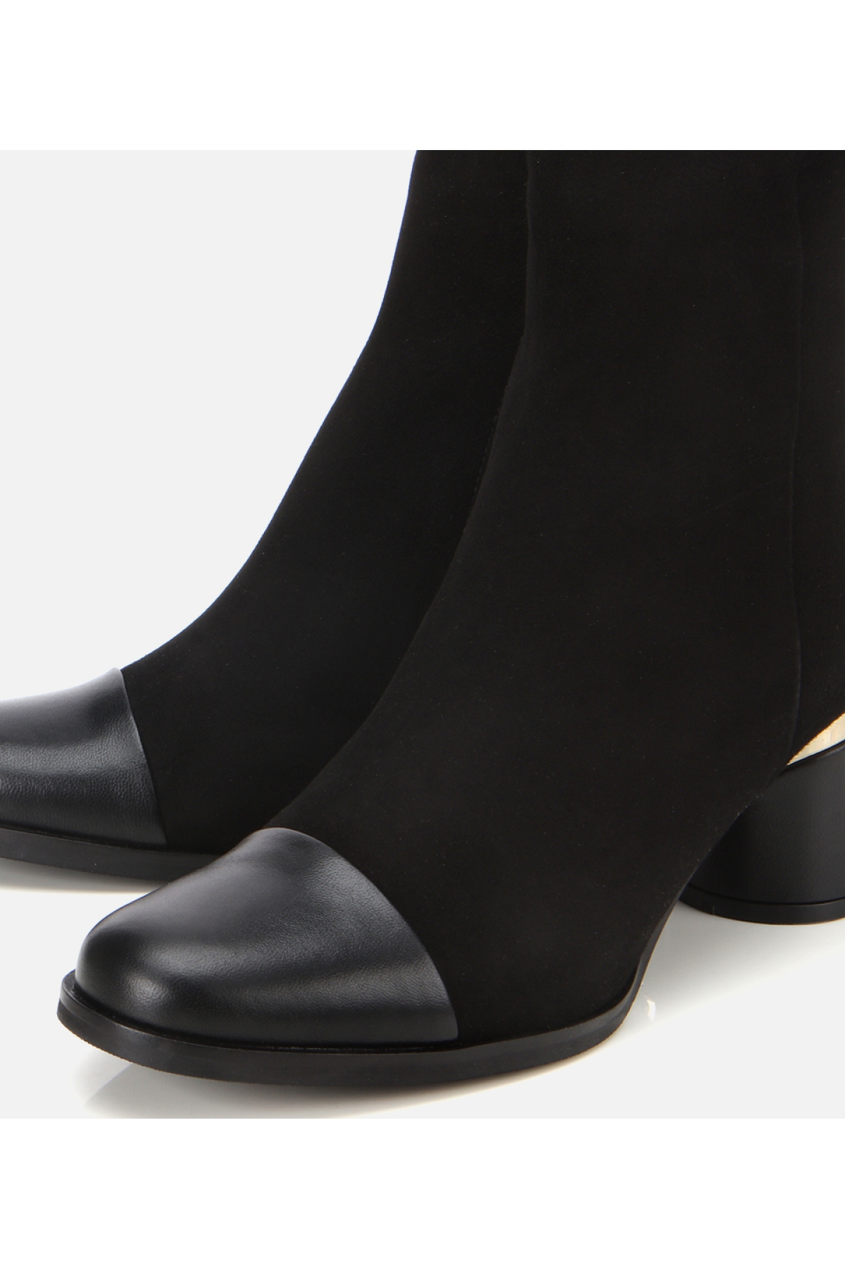 Kadın Süet Deri Siyah Gold Detaylı Bilekte Topuklu Bot - Görsel 3