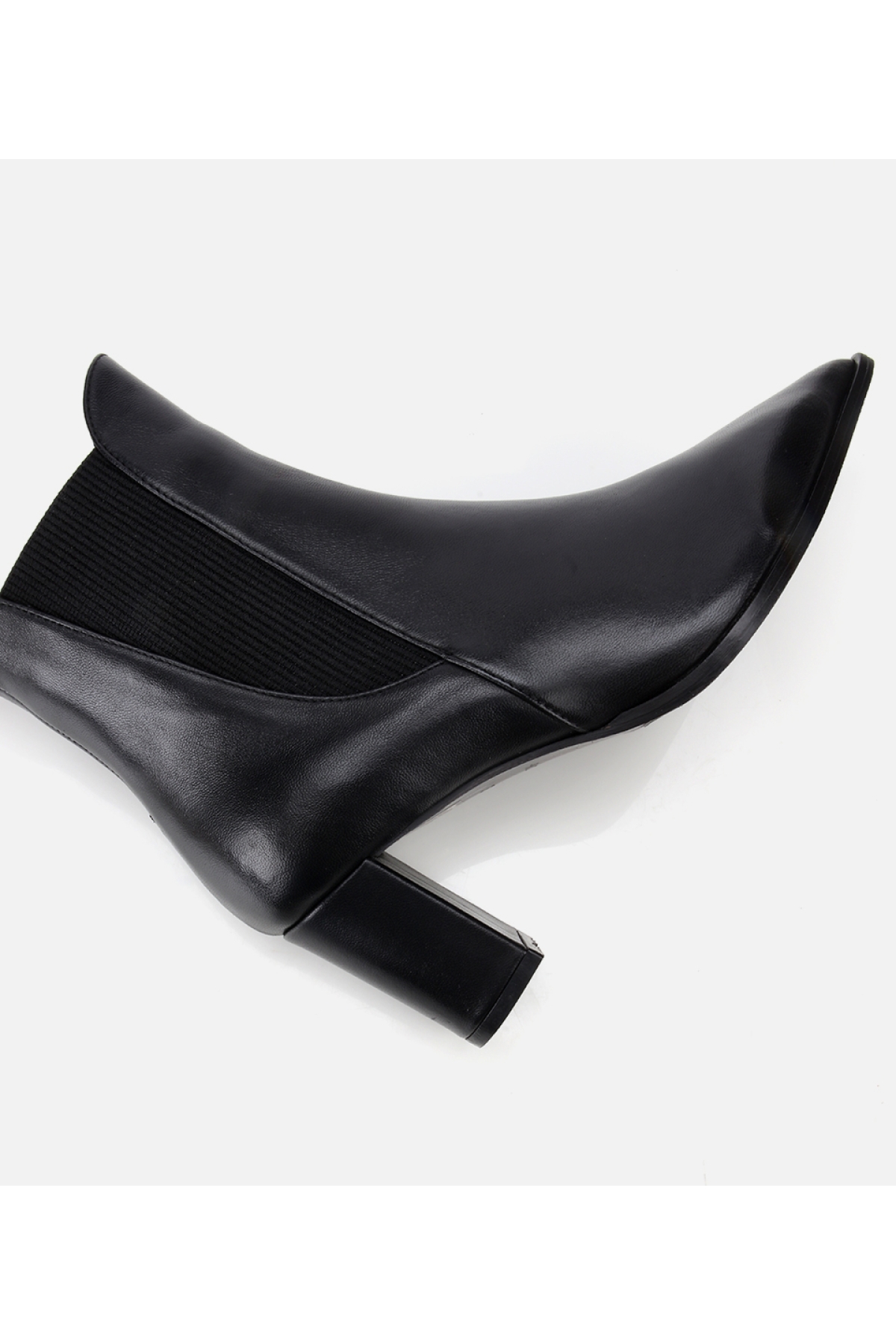 Kadın Deri Siyah Sivri Burunlu Streç Detaylı Bilekte Topuklu Bot - Görsel 6