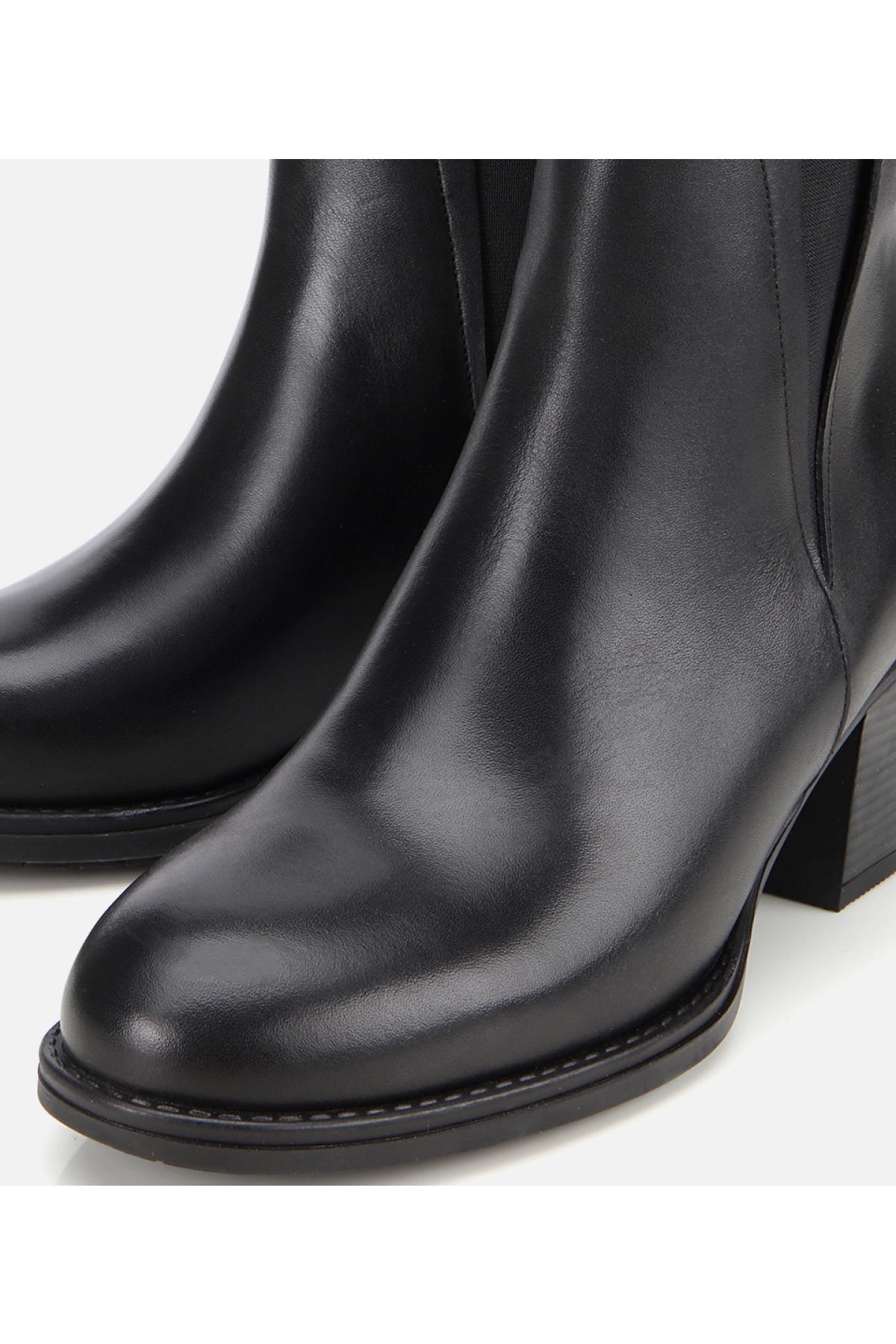 Kadın Deri Siyah Lastik Detaylı Bilekte Topuklu Bot - Görsel 3