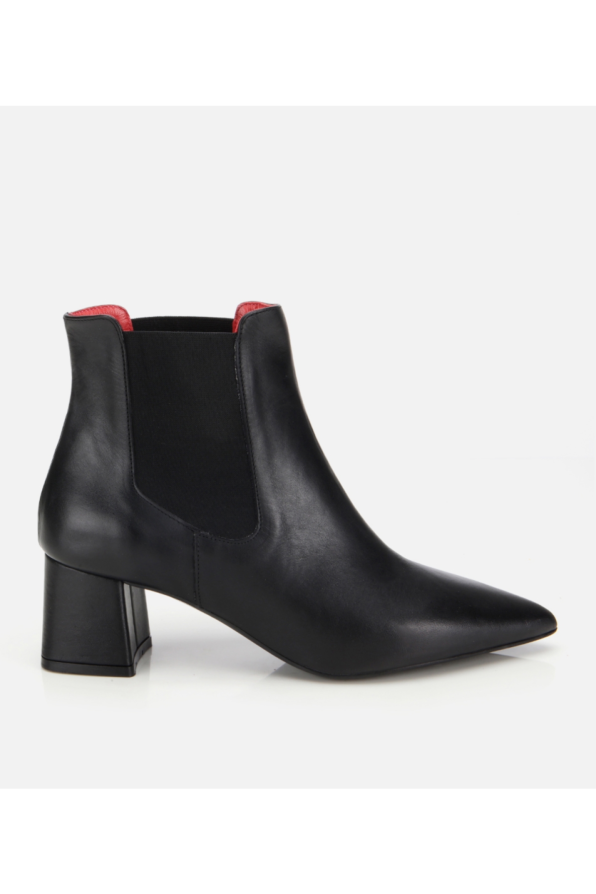 Hotiç Kadın Deri Siyah Yumuşak Dokulu Lastik Detaylı Topuklu Bot model görseli