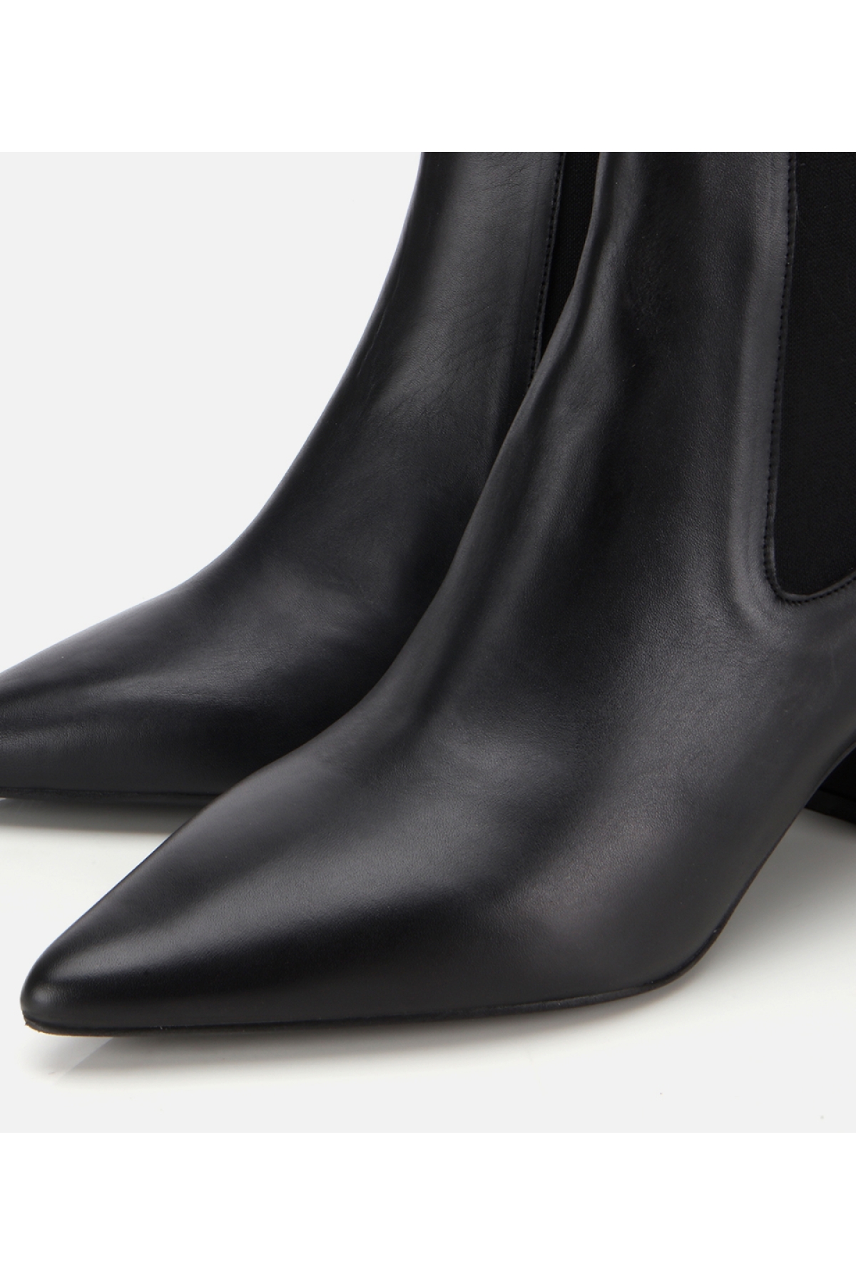 Kadın Deri Siyah Yumuşak Dokulu Lastik Detaylı Topuklu Bot - Görsel 3