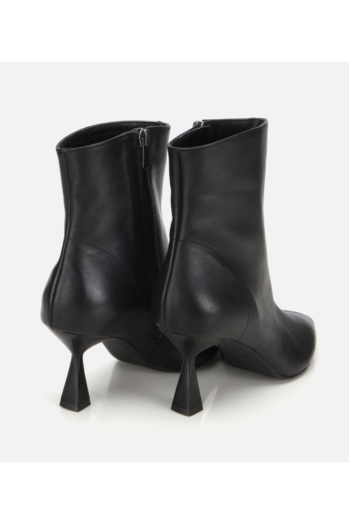 Kadın Deri Siyah Sivri Burunlu Bilekte Topuklu Bot - Görsel 4