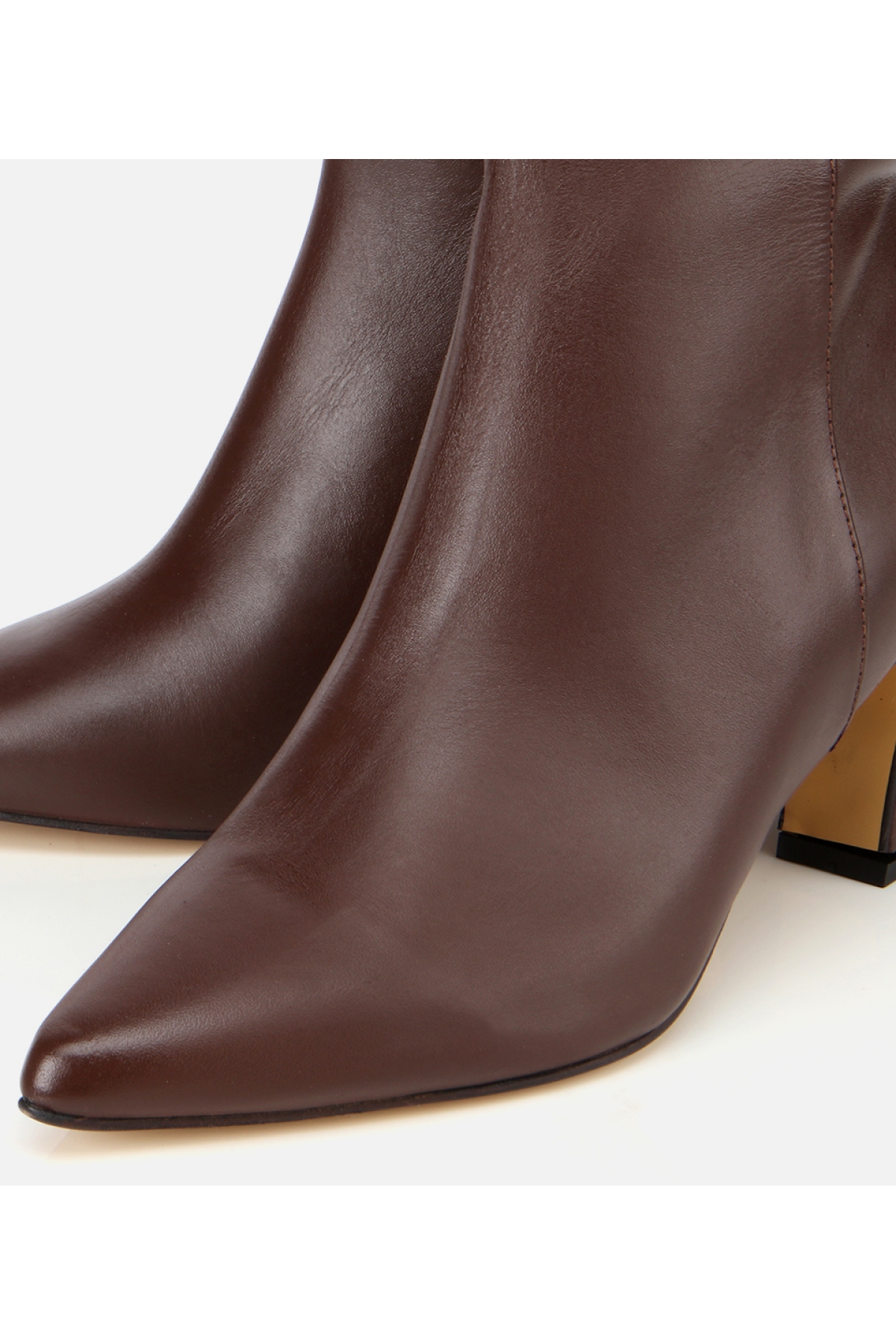Kadın Deri Kahverengi Sivri Burunlu Bilekte Topuklu Bot - Görsel 3