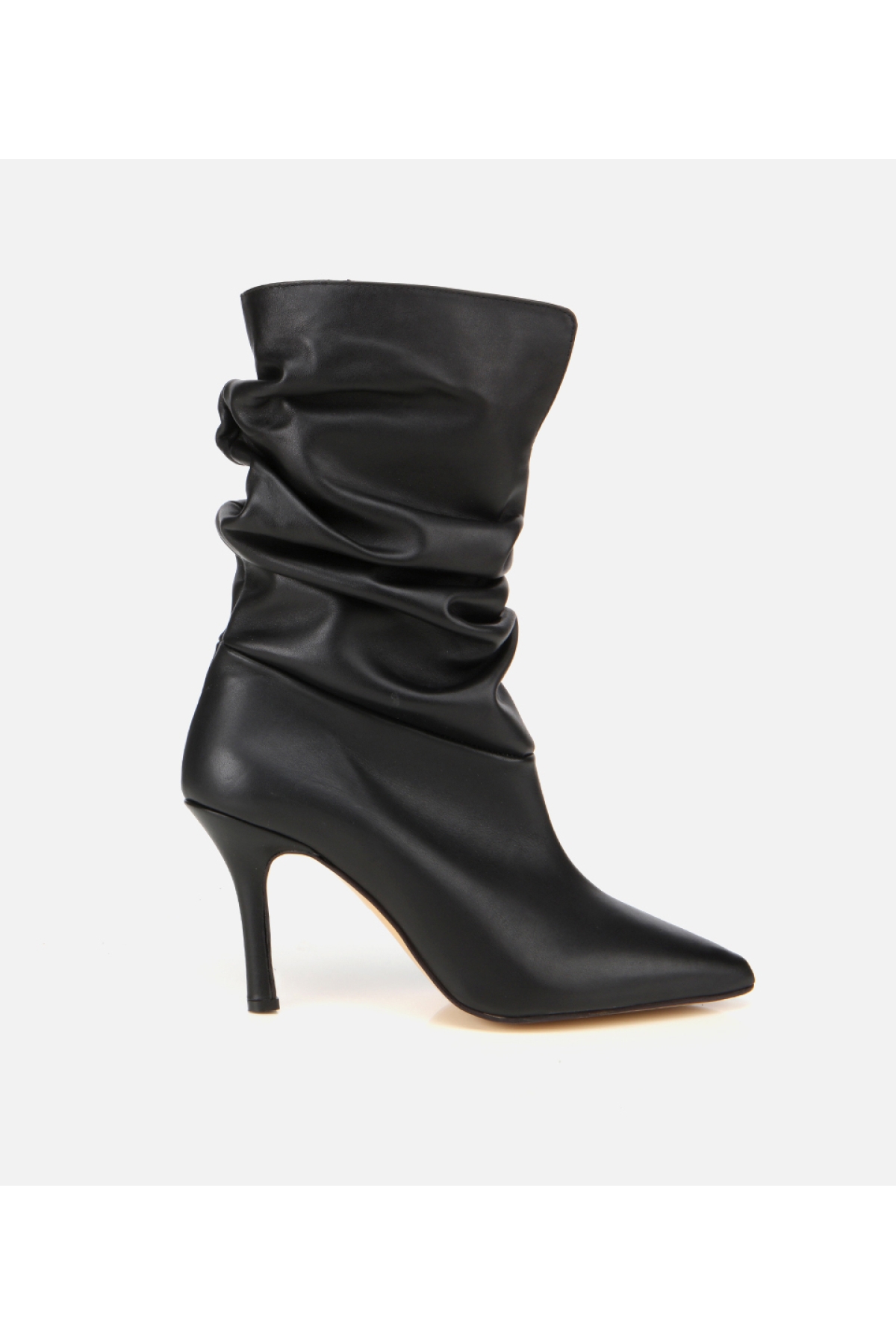 Kadın Deri Siyah Büzgülü Sivri Burunlu İnce Topuklu Bot