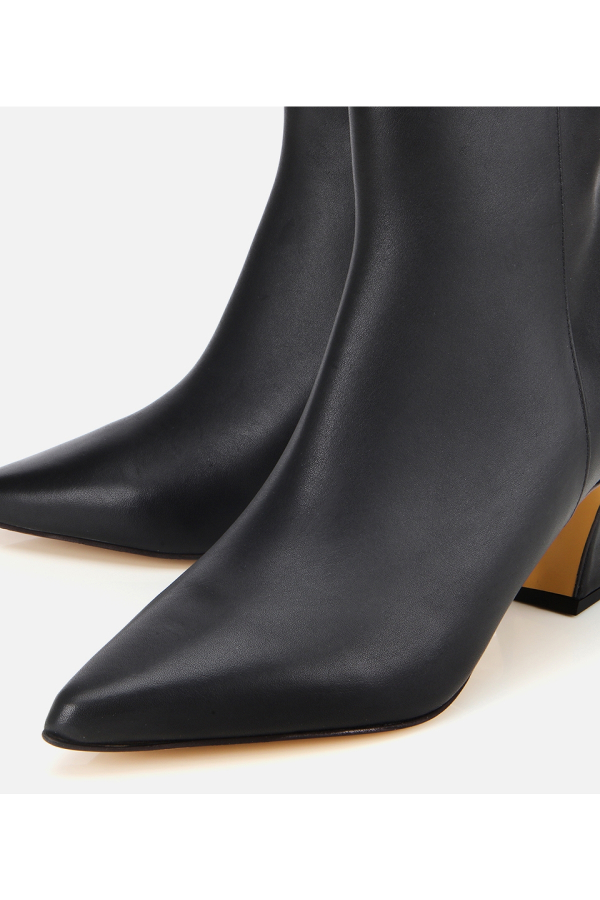 Kadın Deri Siyah Sivri Burunlu Bilekte Topuklu Bot - Görsel 3