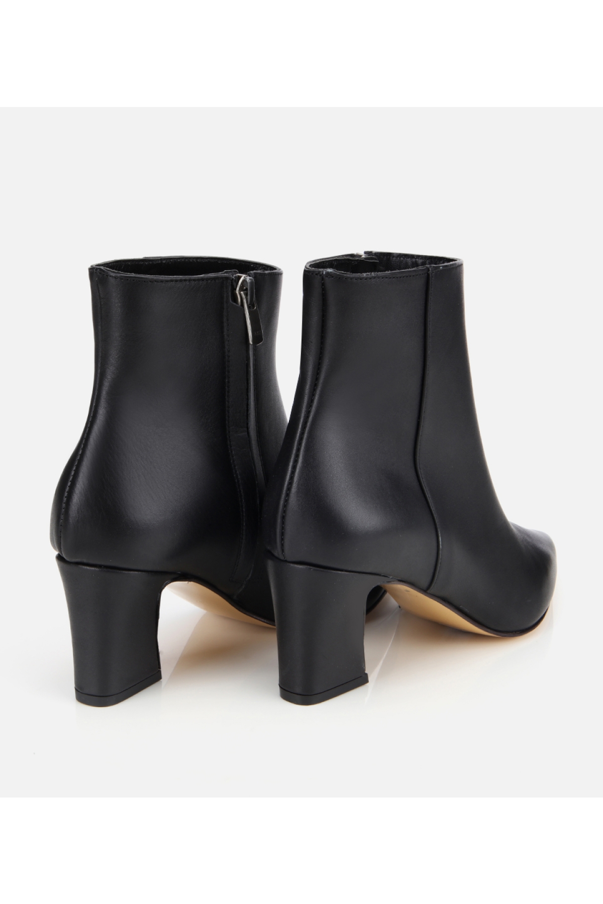 Kadın Deri Siyah Sivri Burunlu Bilekte Topuklu Bot - Görsel 4