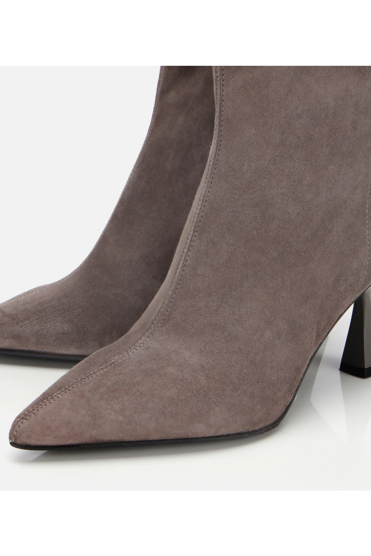 Kadın Süet Deri Vizon Dikiş Detaylı Sivri Kısa Topuklu Bot - Görsel 4
