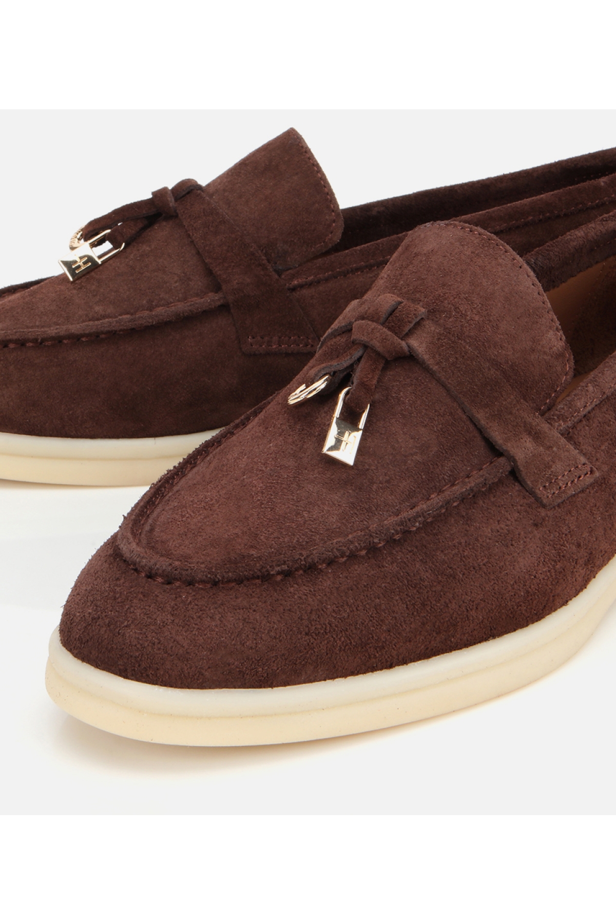 Kadın Süet Deri Kahverengi Gold Aksesuarlı Klasik Loafer - Görsel 3