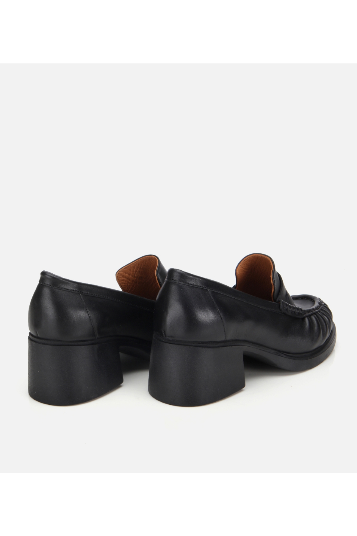 Kadın Deri Siyah Büzgülü Kalın Tabanlı Klasik Loafer - Görsel 4
