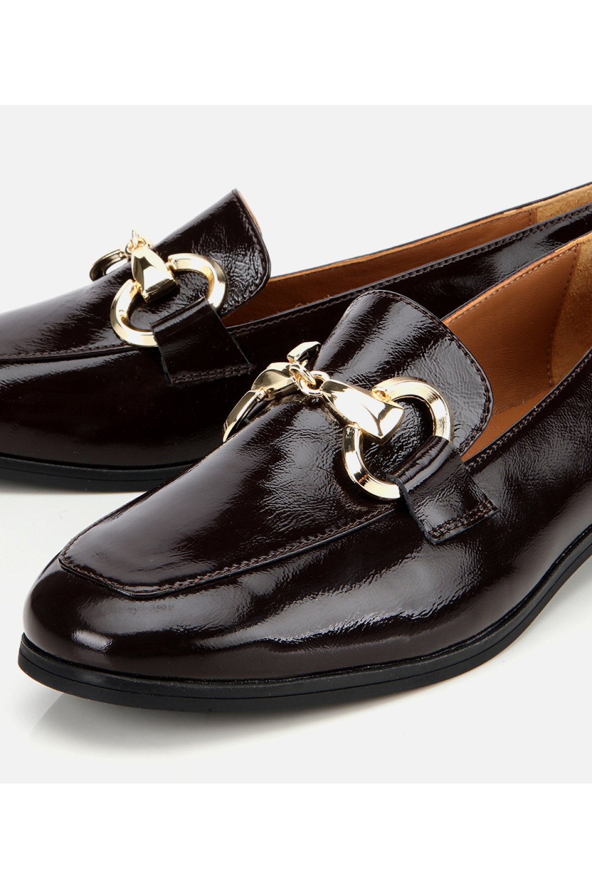 Kadın Rugan Deri Kahverengi Tokalı Klasik Loafer - Görsel 3