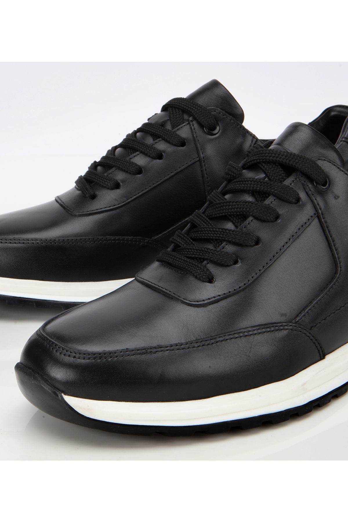 Erkek Deri Siyah Metal Detaylı Spor Ayakkabı - Görsel 3