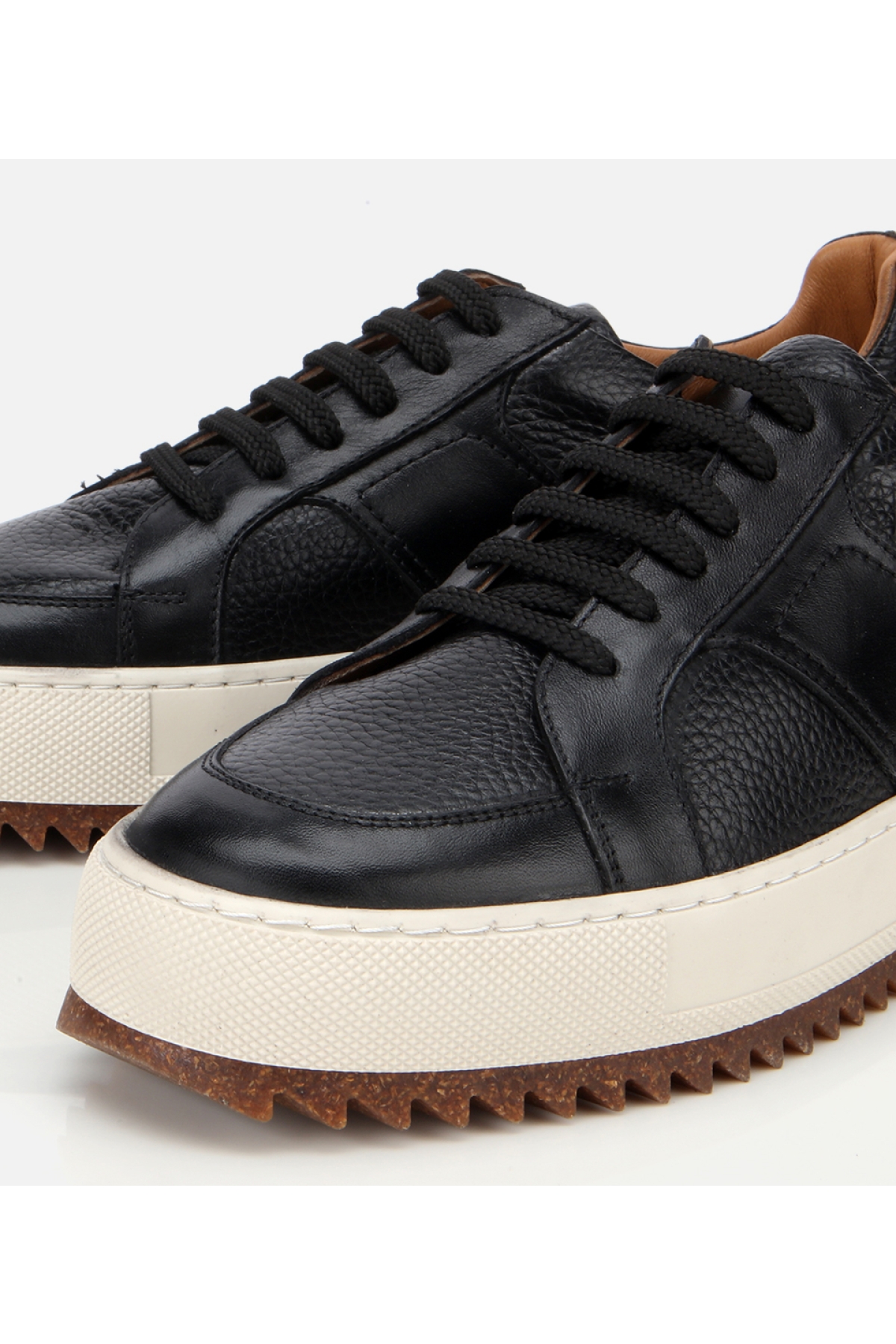 Erkek Deri Siyah Yumuşak Dokulu Kalın Tabanlı Spor Ayakkabı - Görsel 3