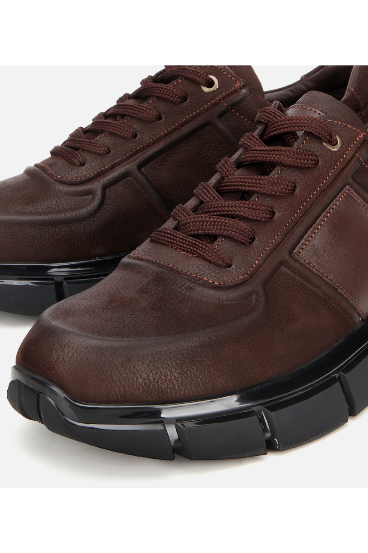 Erkek Nubuk Deri Kahverengi Kalın Tabanlı Spor Ayakkabı - Görsel 3