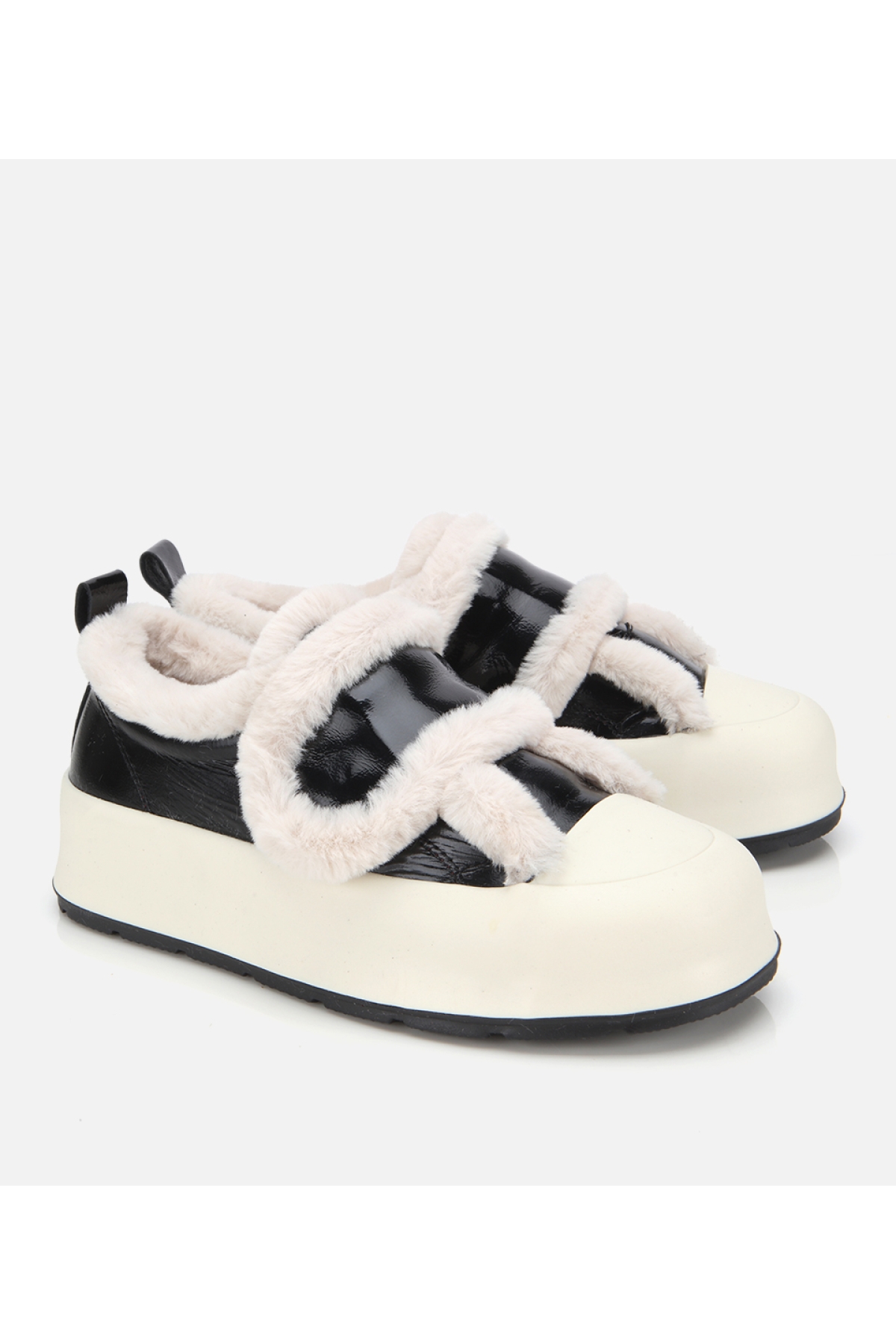 Kadın Rugan Deri Siyah İçi Kürklü Kalın Bantlı Spor Ayakkabı - Görsel 2