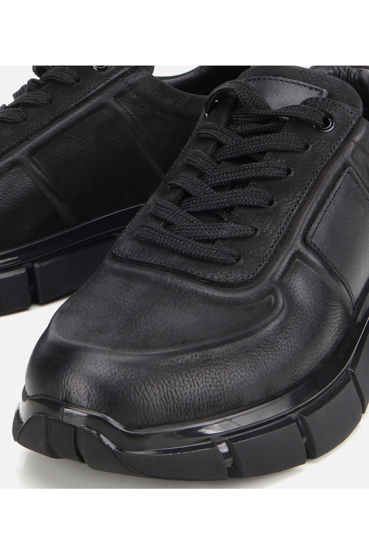 Erkek Nubuk Deri Siyah Kalın Tabanlı Spor Ayakkabı - Görsel 3