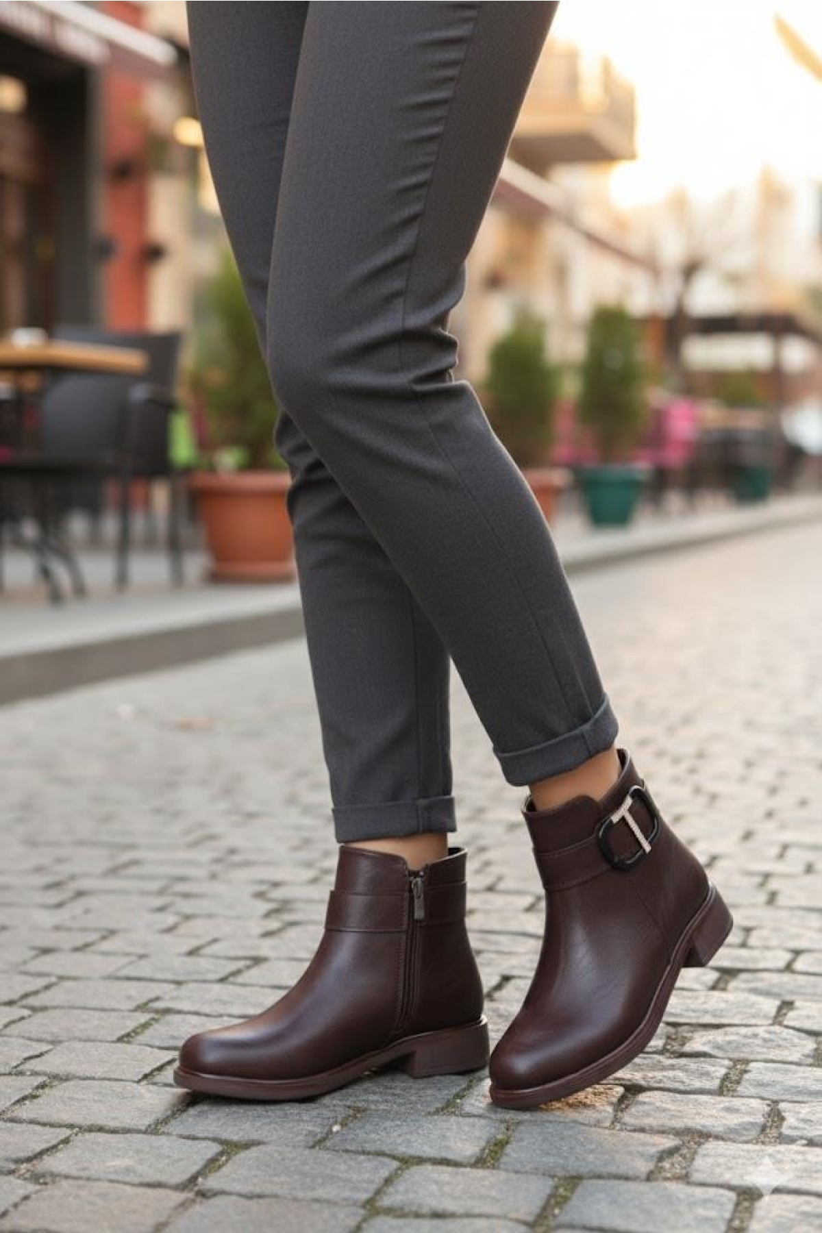 906233 Toka Detaylı Lastik Taban Fermuarlı Kadın Bot - Görsel 2