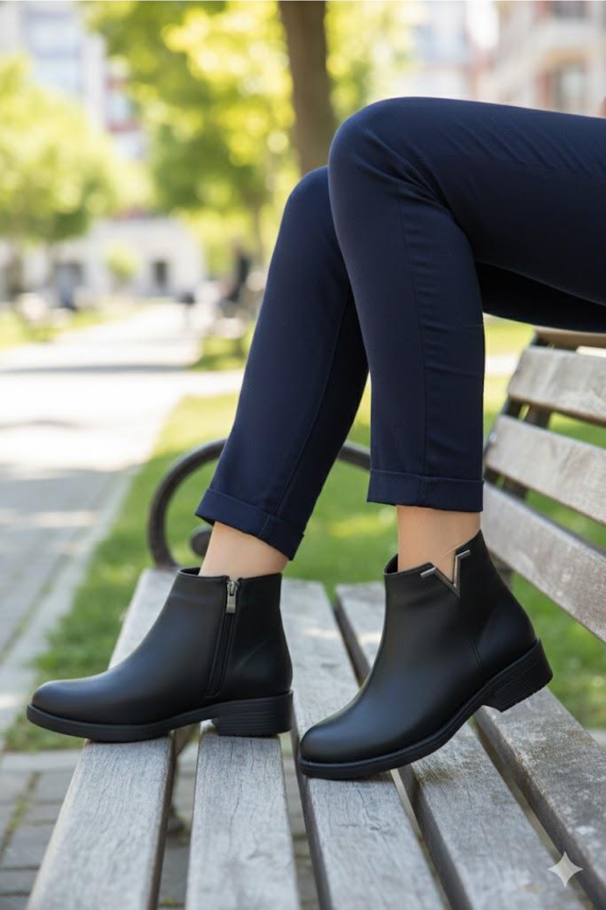 Fort 16042 Rahat Toka Detaylı Kaymaz Taban Sıcak Astar Kadın Bot model görseli