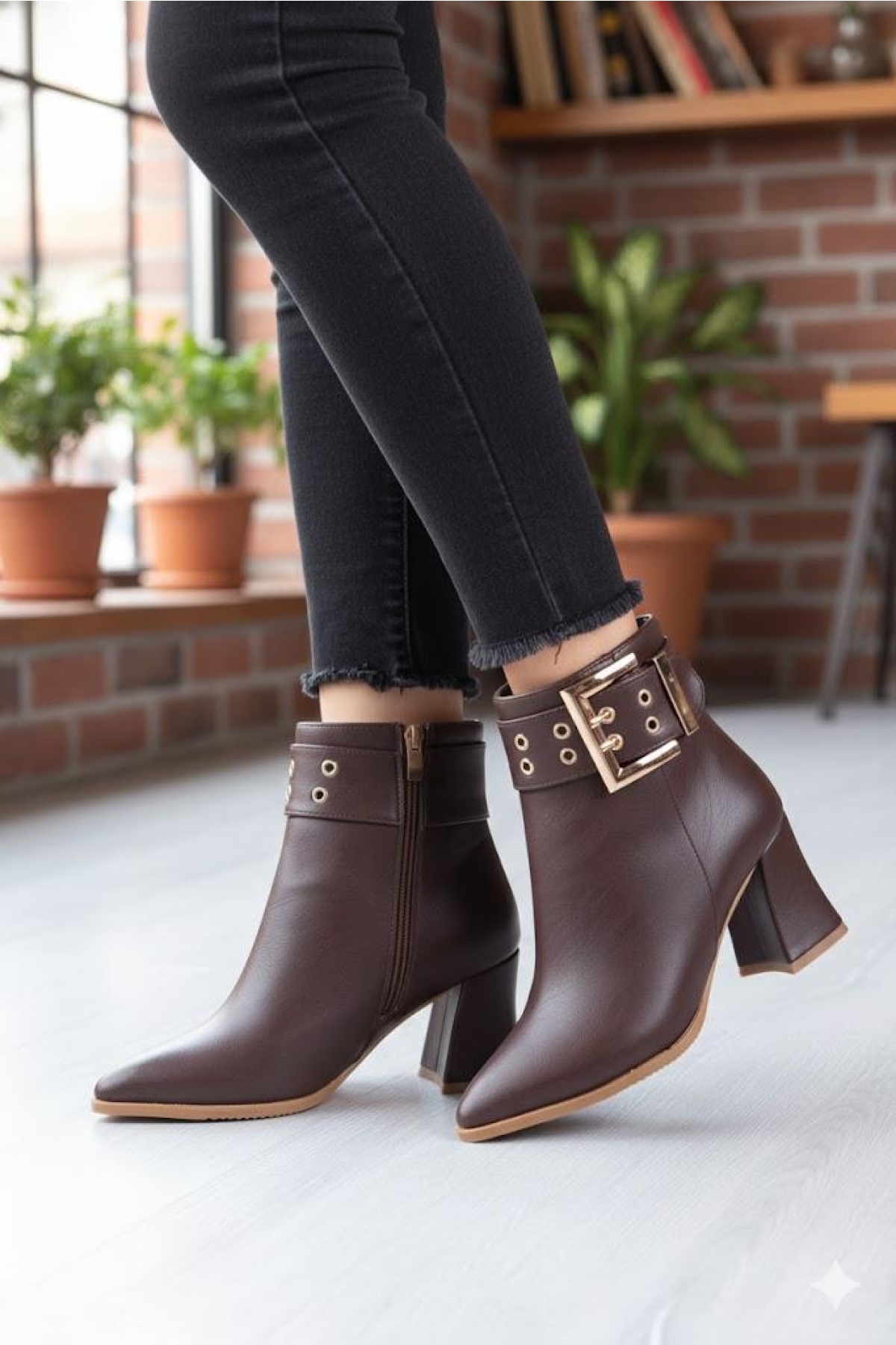 573200 Toka Detaylı Burnu Sivri 7 Cm KalınTopuk Fermuarlı Kadın Bot - Görsel 6