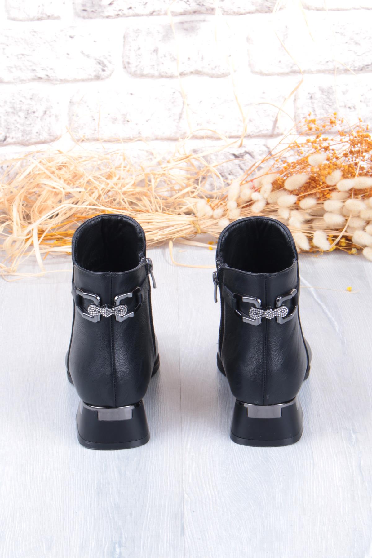 573102 Toka Detaylı Burnu Sivri 3 Cm Kalın Topuk Fermuarlı Kadın Bot - Görsel 5