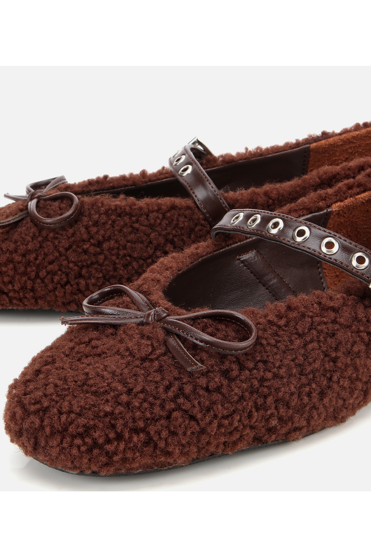 Kadın Kahverengi Peluş Kürklü Zımbalı Babet - Görsel 3