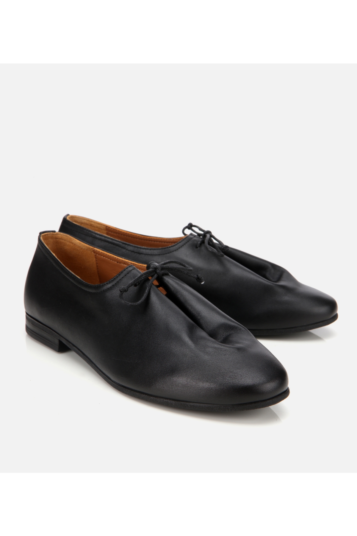 Kadın Deri Siyah Yumuşak Bağcıklı Babet - Görsel 2