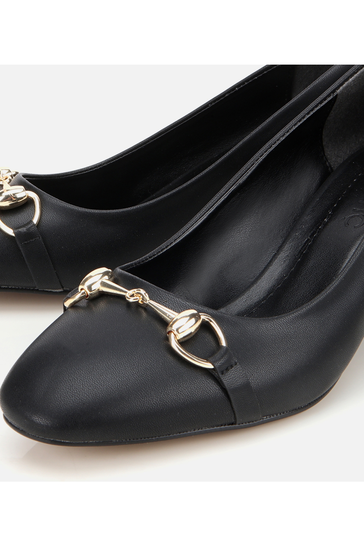 Kadın Siyah Gold Tokalı Kalın Topuklu Ayakkabı - Görsel 3