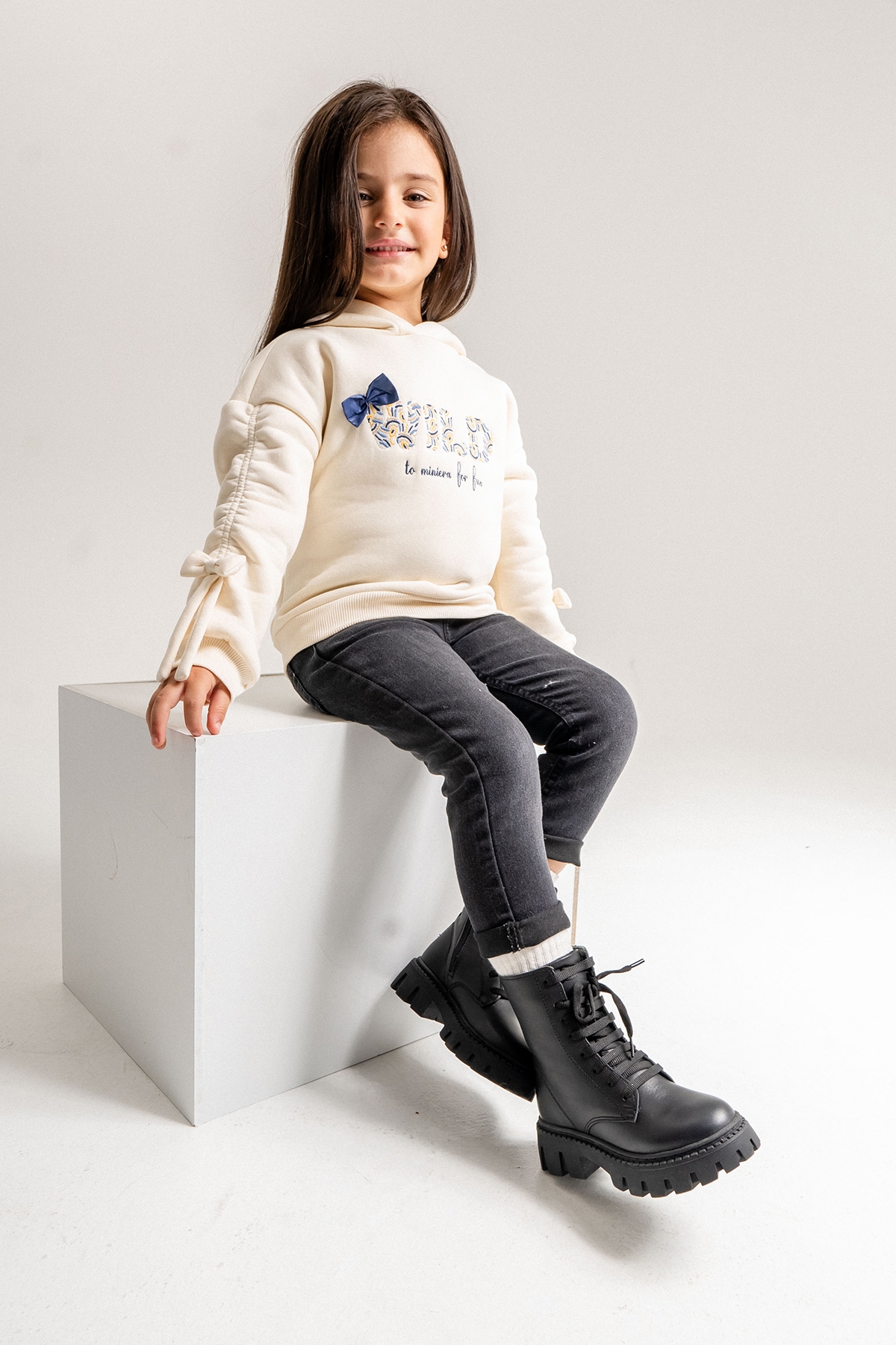 Kız Çocuk Siyah Hakiki Deri Anatomik Postal - Görsel 2