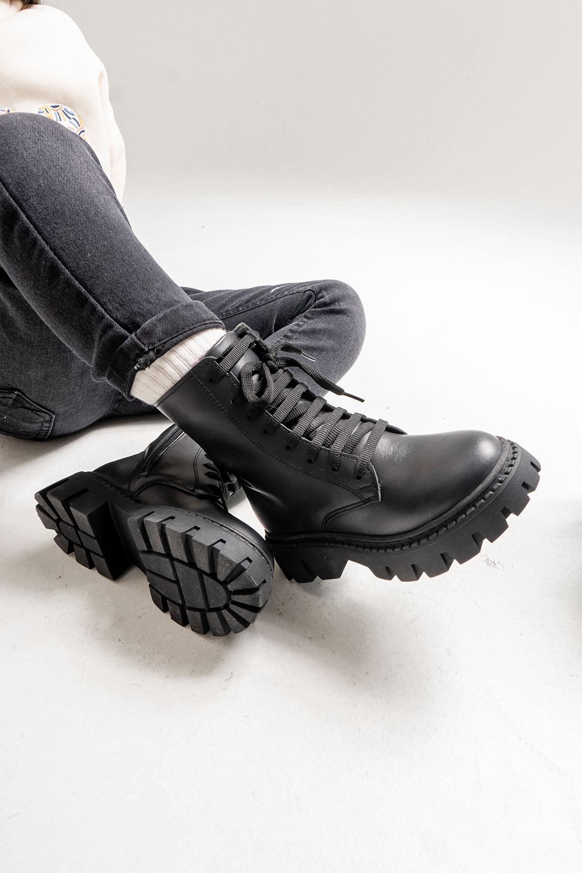 Kız Çocuk Siyah Hakiki Deri Anatomik Postal - Görsel 4