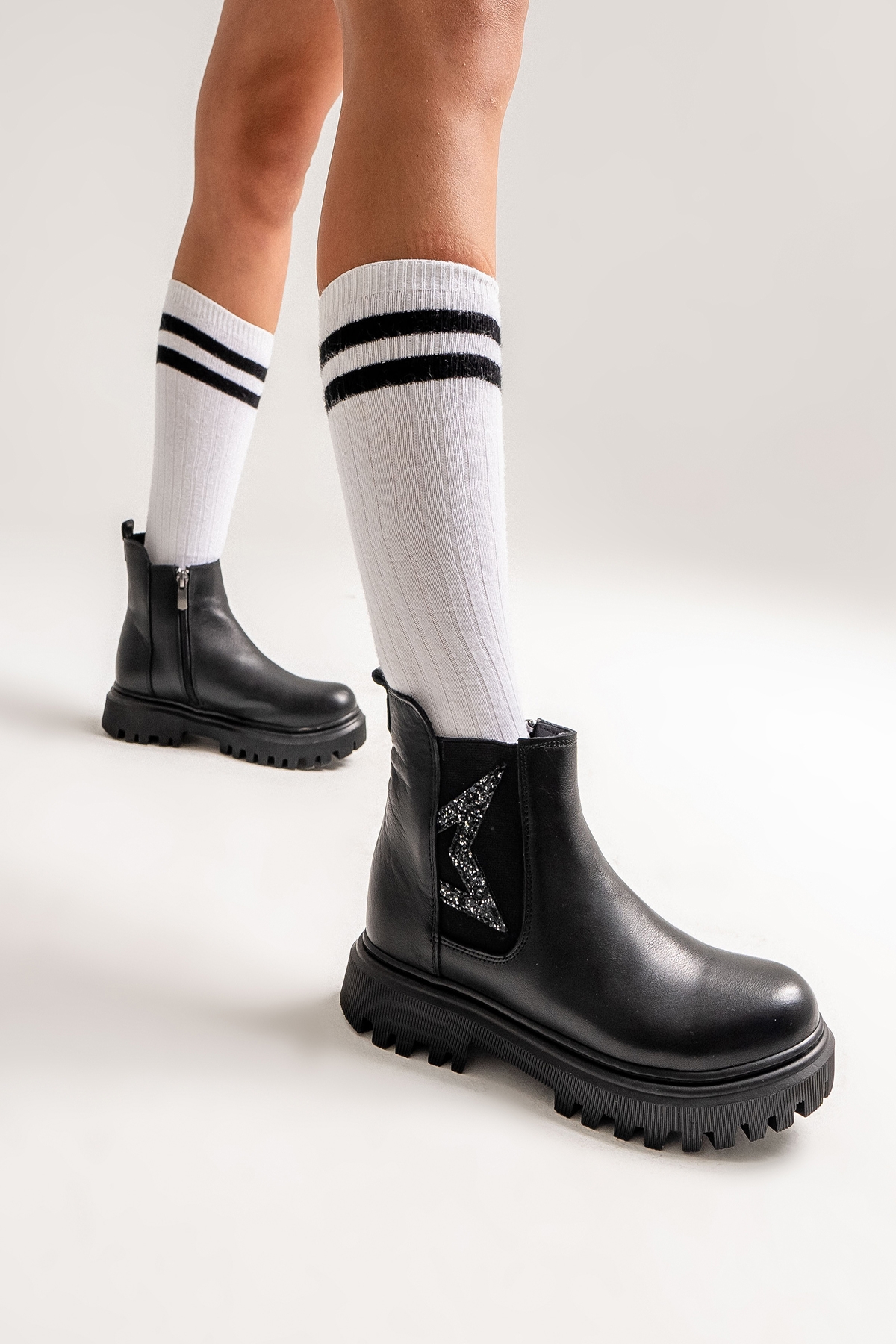 Kız Çocuk Siyah Hakiki Deri Anatomik Günlük Bot - Görsel 5