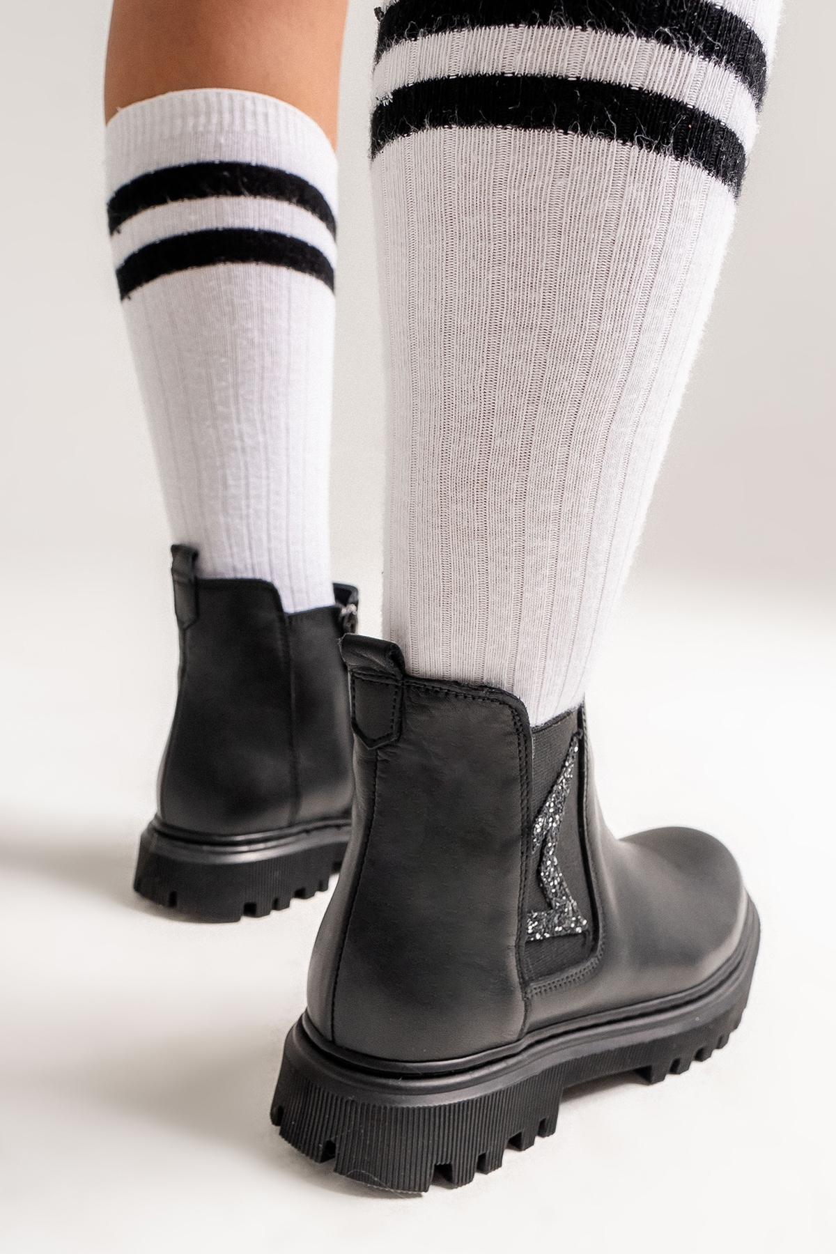 Kız Çocuk Siyah Hakiki Deri Anatomik Günlük Bot - Görsel 6