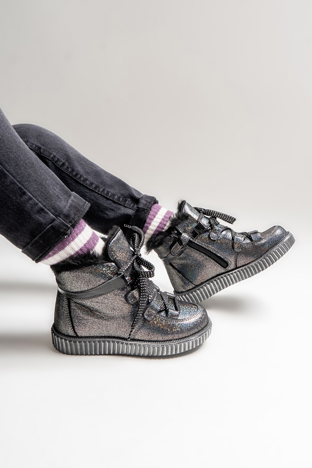 Kız Çocuk Siyah Simli Hakiki Deri Anatomik Günlük Bot - Görsel 4