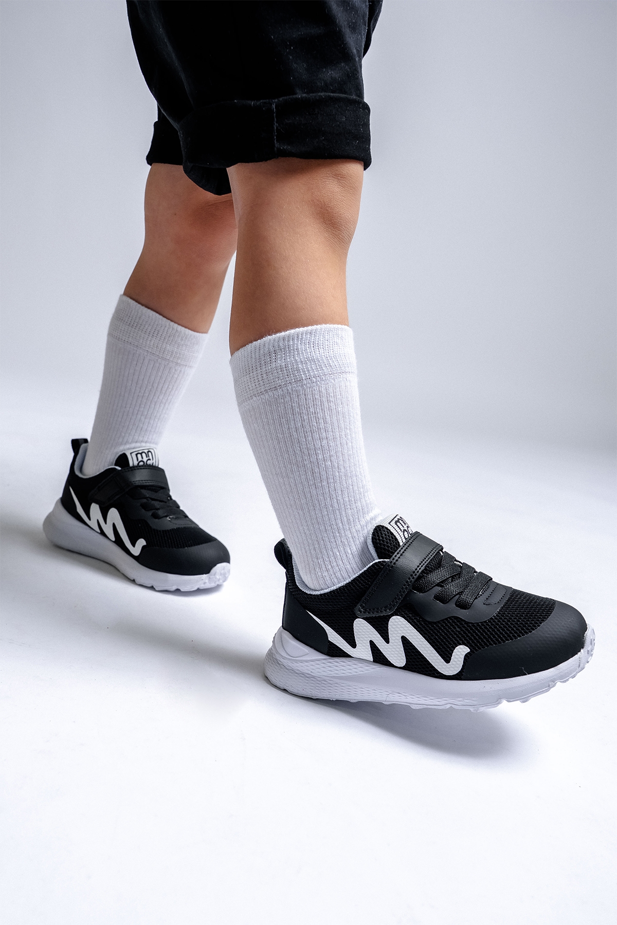 Erkek Çocuk Siyah Spor Ayakkabı - Görsel 3