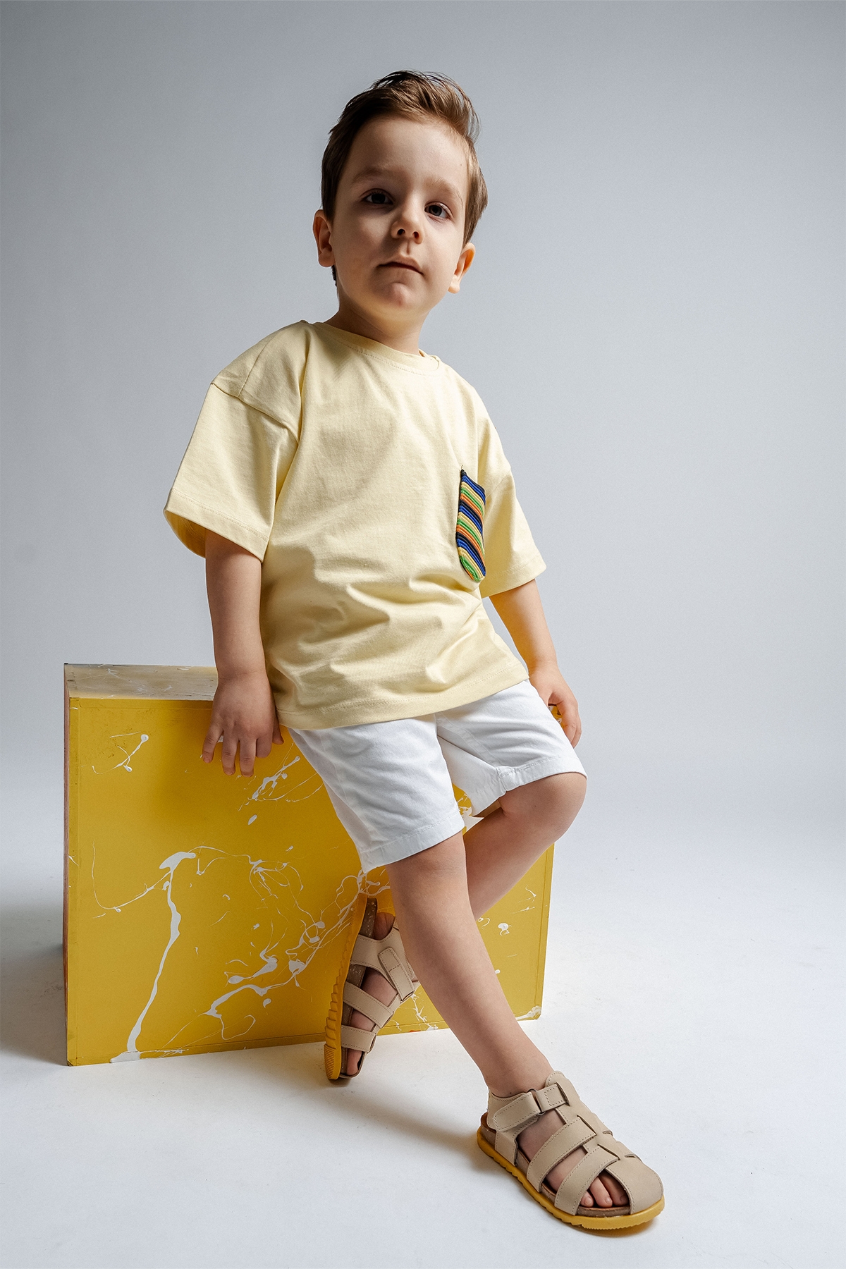 Unisex Çocuk Açık Sarı Hakiki Deri Mantar Tabanlı Günlük Çocuk Sandalet - Görsel 3