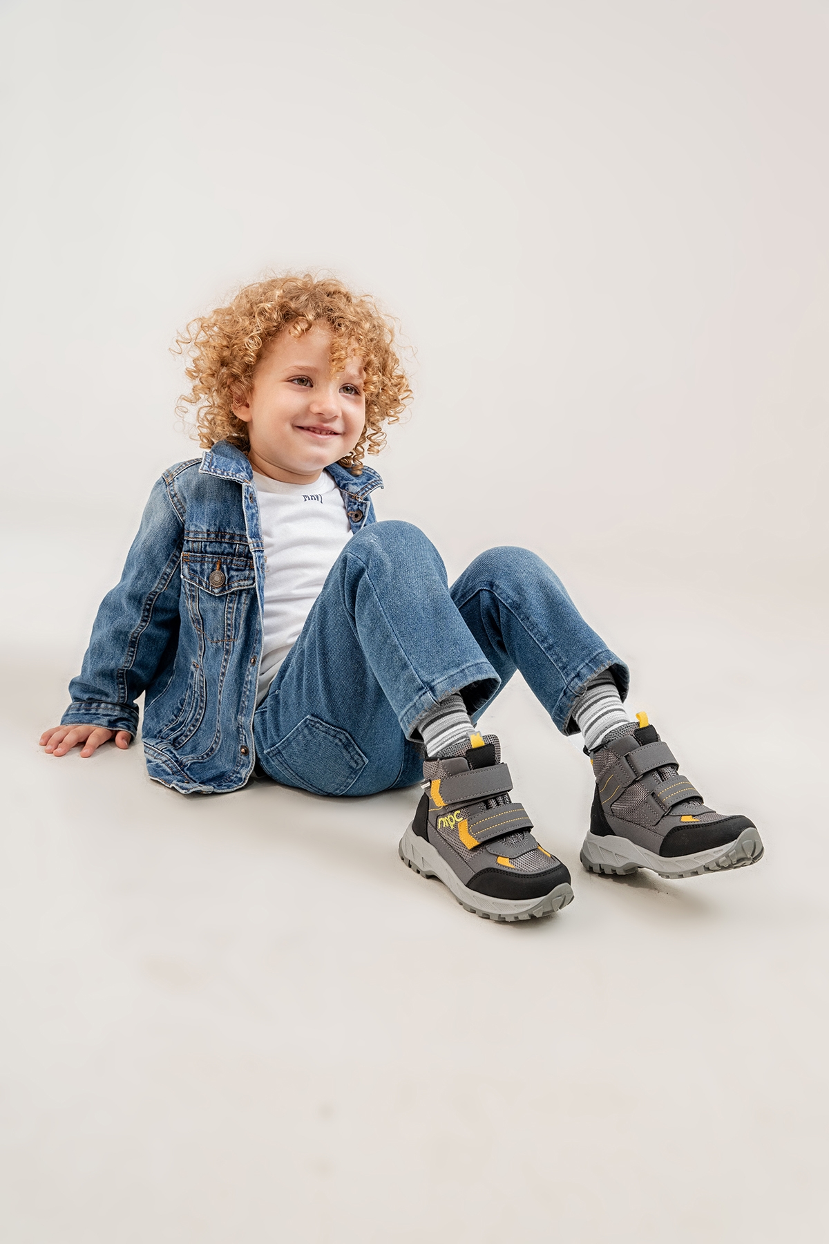 Erkek Çocuk Gri Su Geçirmez Anatomik Günlük Bot - Görsel 2