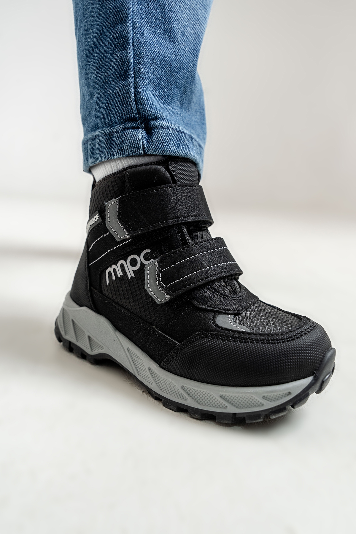 Erkek Çocuk Siyah Su Geçirmez Anatomik Günlük Bot - Görsel 2