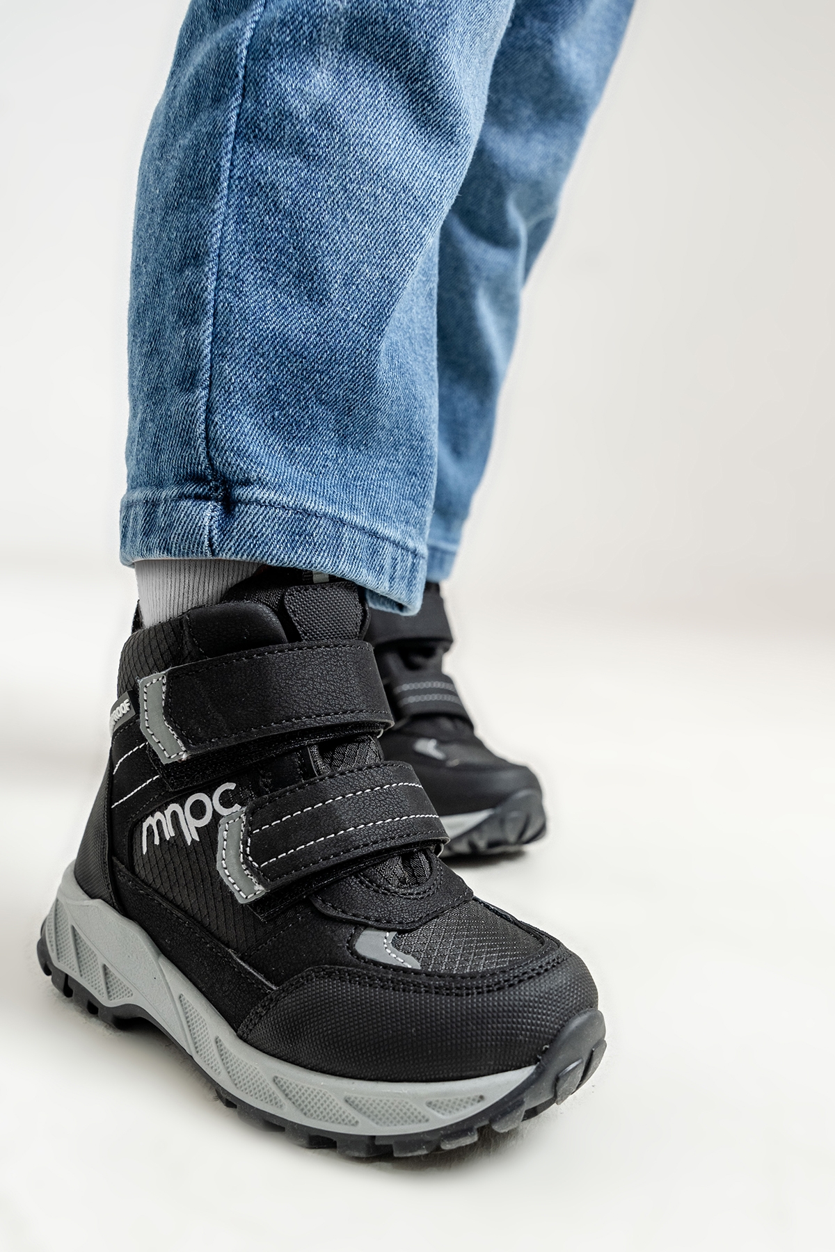 Erkek Çocuk Siyah Su Geçirmez Anatomik Günlük Bot - Görsel 3