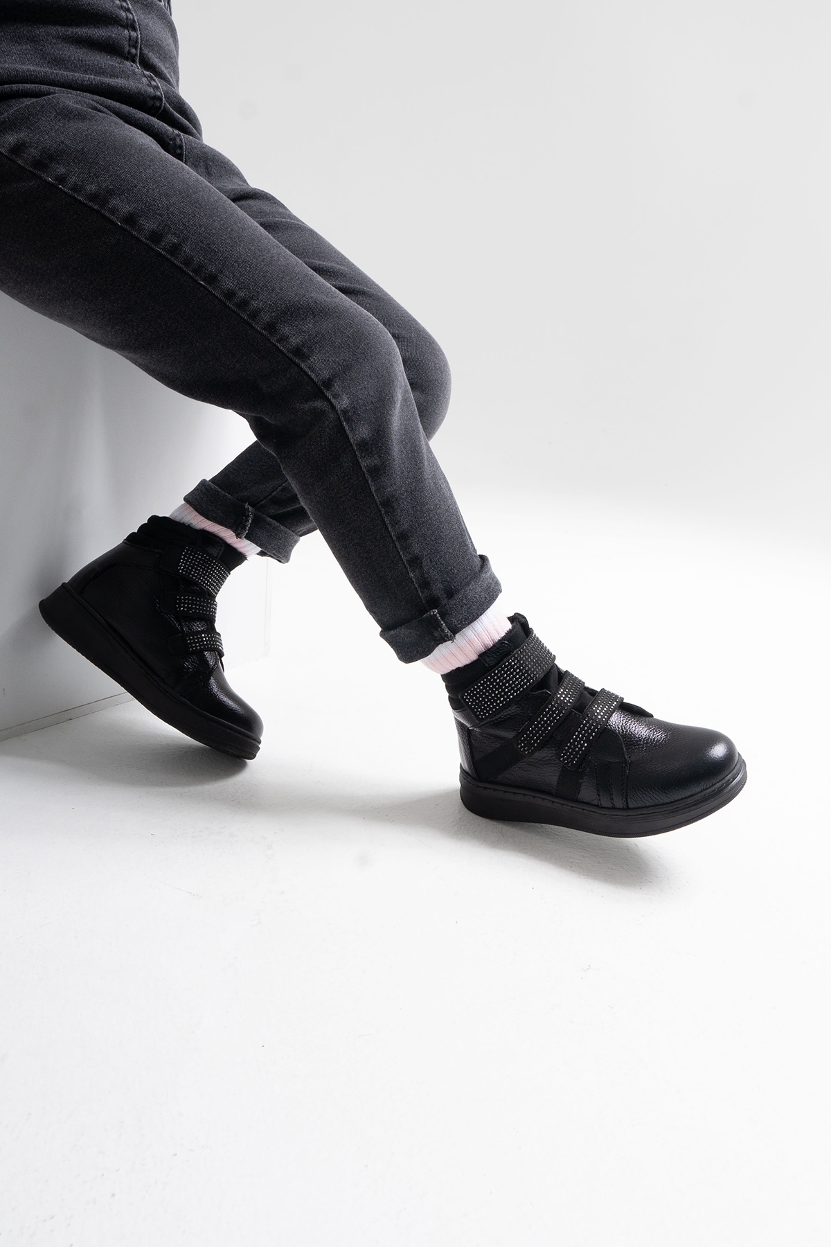 Kız Çocuk Siyah Hakiki Deri Suya Dayanıklı Günlük Bot - Görsel 4