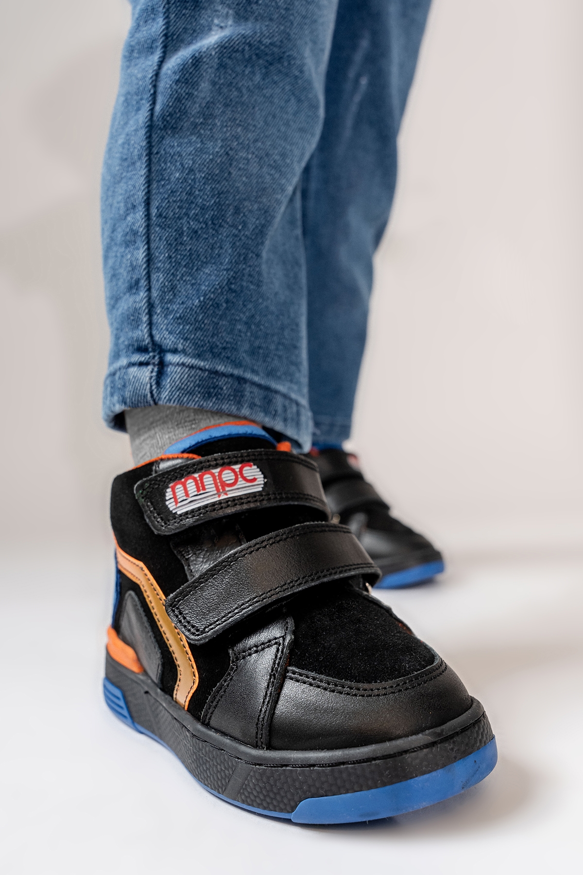 Erkek Çocuk Siyah Hakiki Deri Suya Dayanıklı Anatomik Günlük Bot - Görsel 2