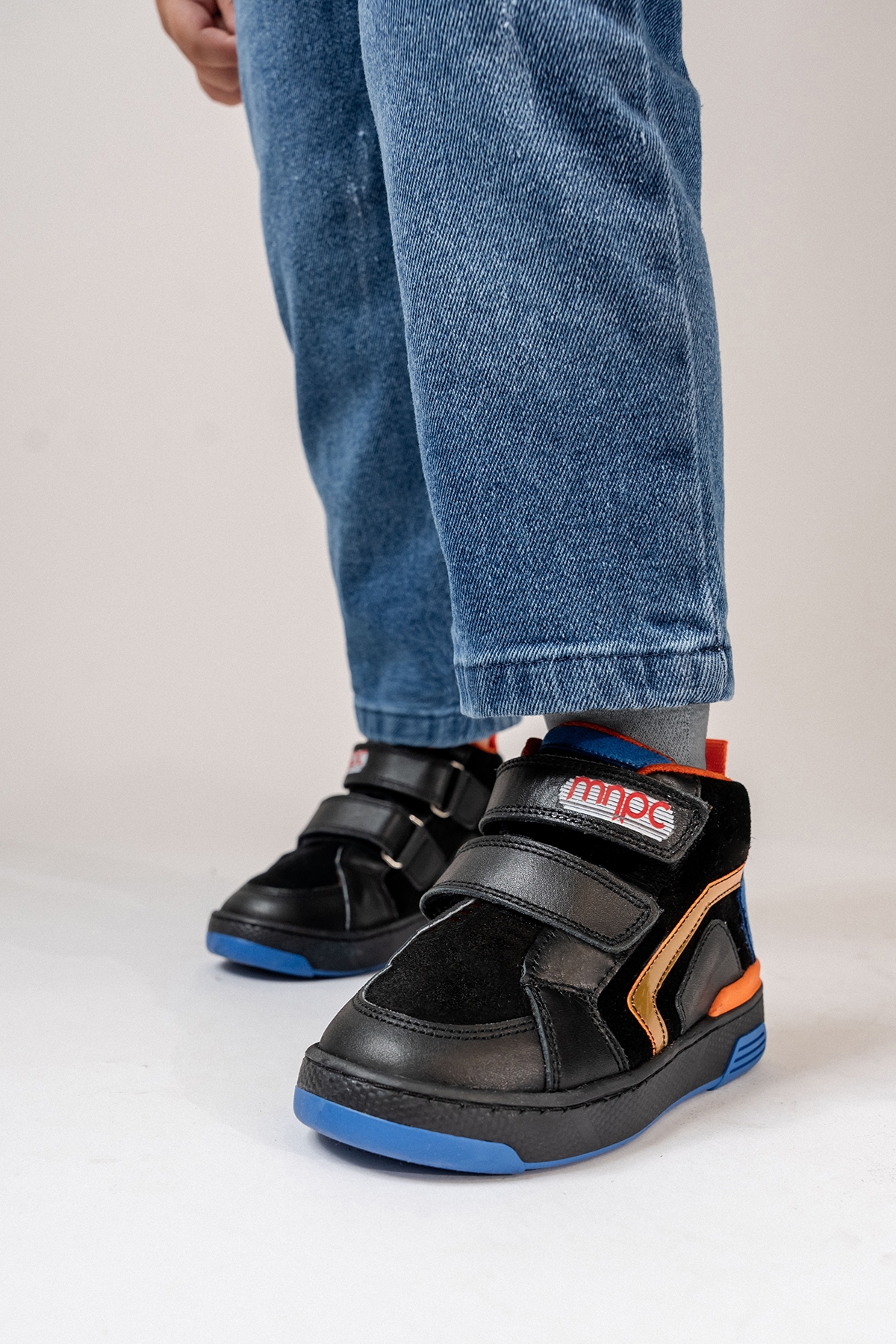 Erkek Çocuk Siyah Hakiki Deri Suya Dayanıklı Anatomik Günlük Bot - Görsel 3