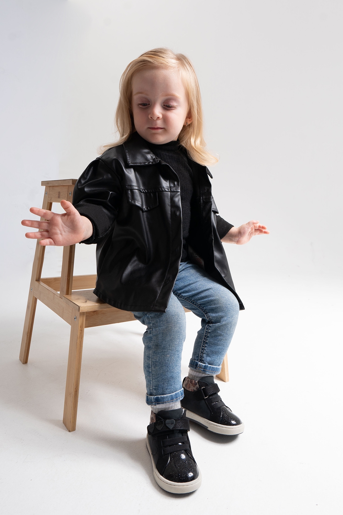 Kız Çocuk Siyah Hakiki Deri Suya Dayanıklı Anatomik İlk Adım Bot - Görsel 2