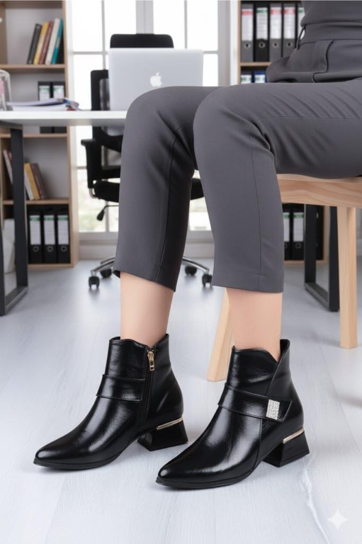 358-701 Toka Detaylı Burnu Sivri 3 Cm Kalın Topuk Fermuarlı Kadın Bot - Görsel 2