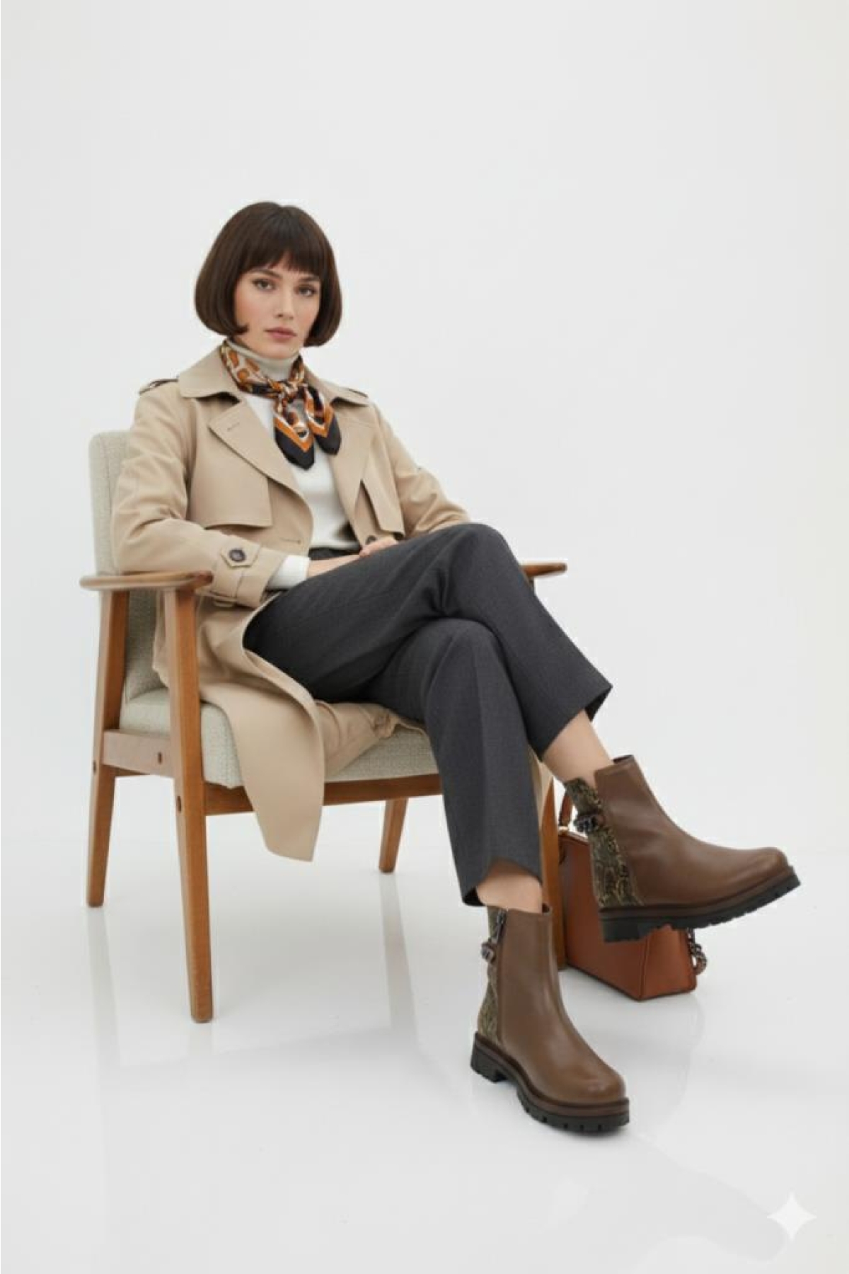 Kadın Leopar Desenli Hakiki Deri Ortopedik Fermuarlı Düz Kalın Taban Günlük Bot 4240 - Görsel 3